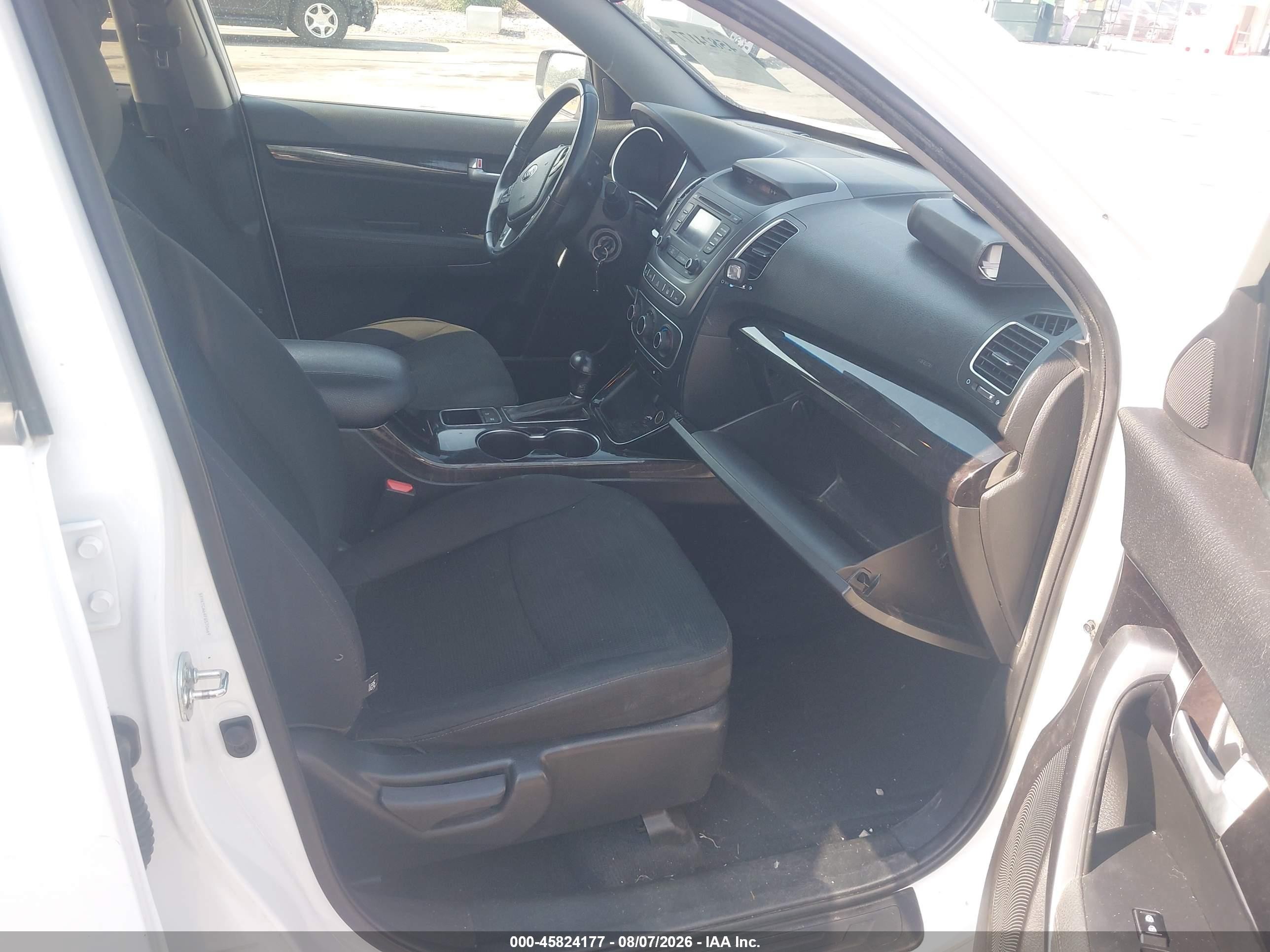 2015 Kia Sorento Lx White vin: 5XYKTCA64FG570669