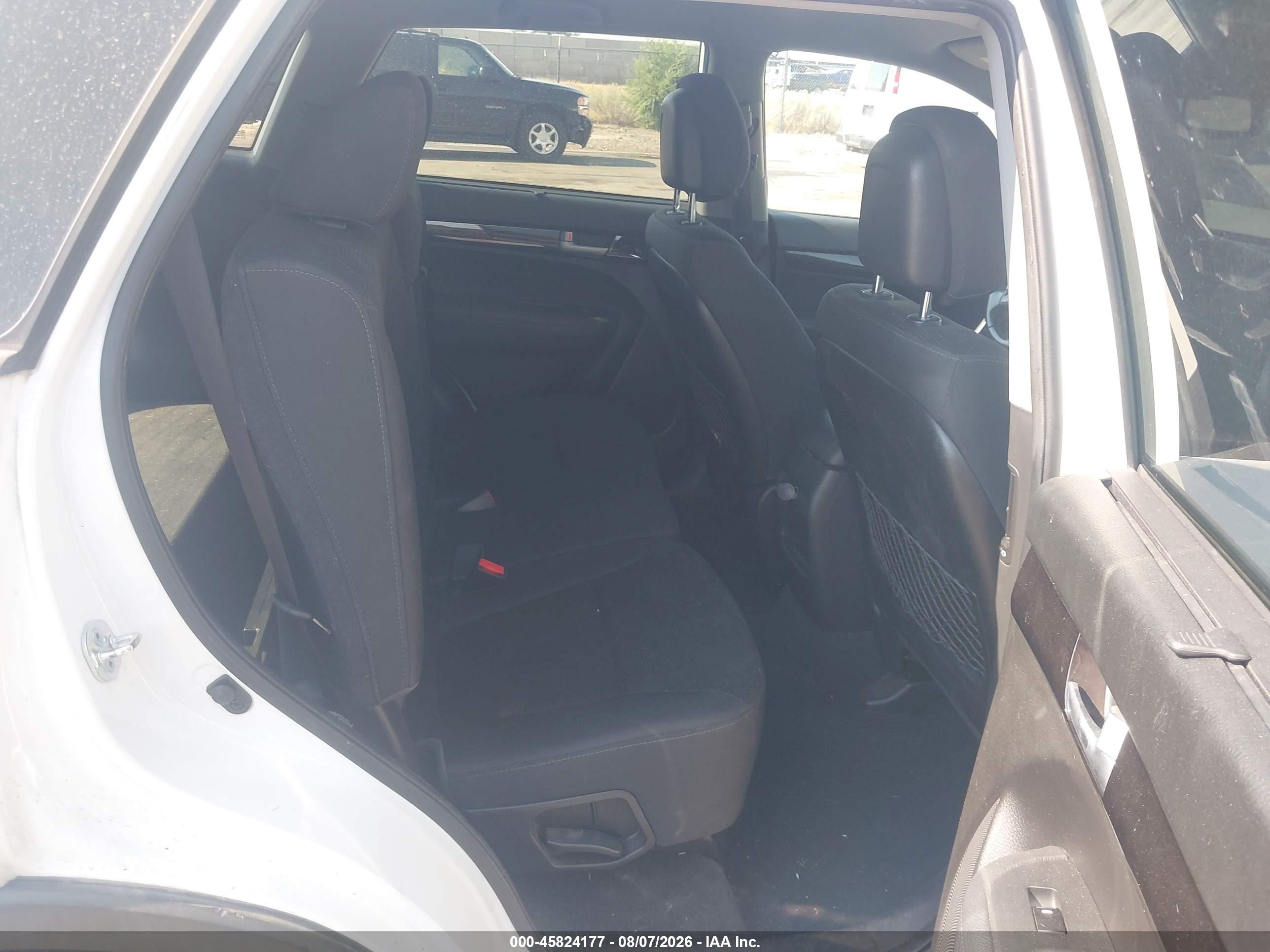 2015 Kia Sorento Lx White vin: 5XYKTCA64FG570669