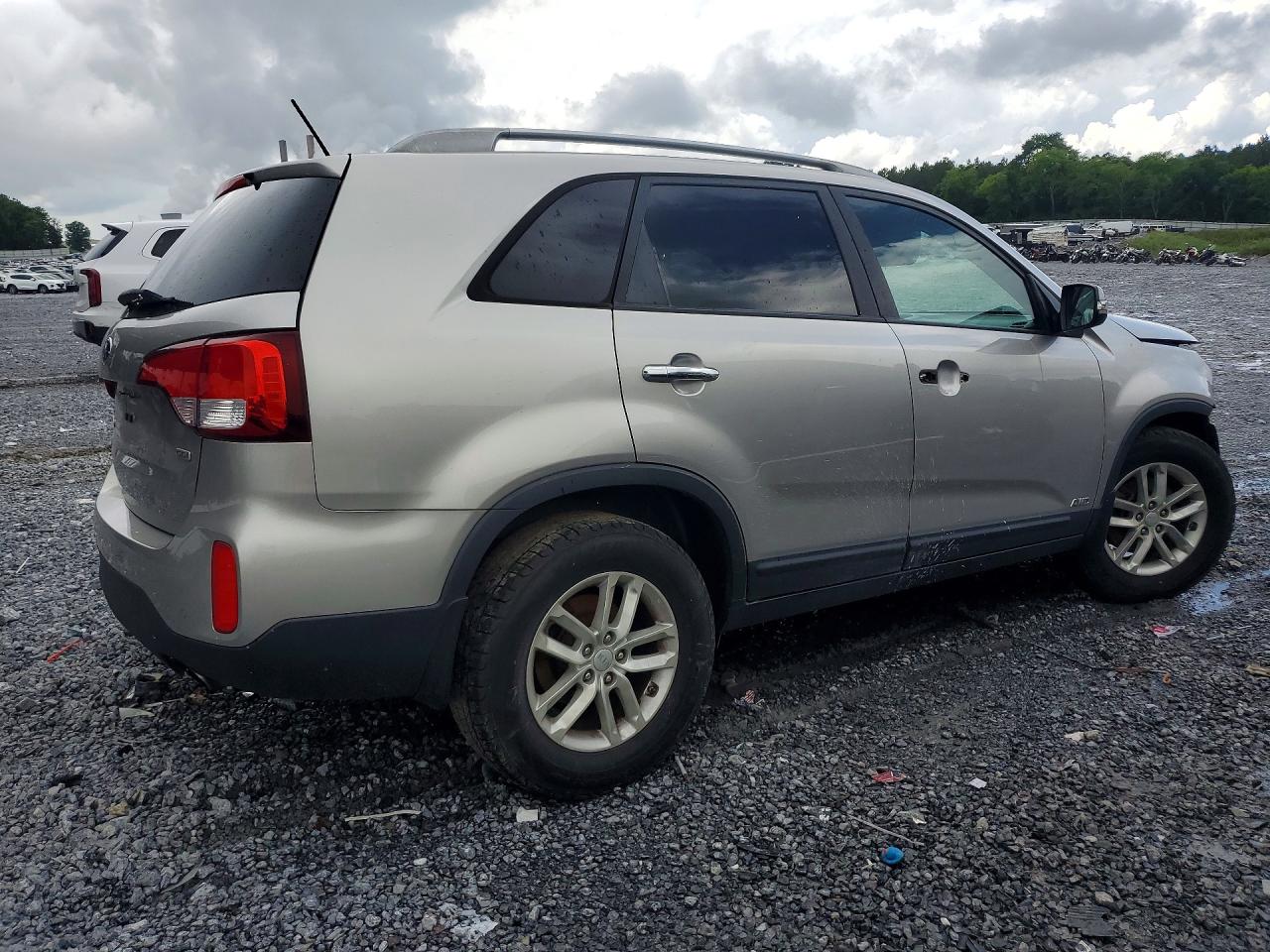 2015 Kia Sorento Lx Silver vin: 5XYKTCA64FG634709