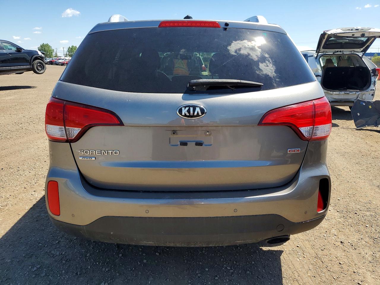 2015 Kia Sorento Lx Silver vin: 5XYKTCA64FG645290