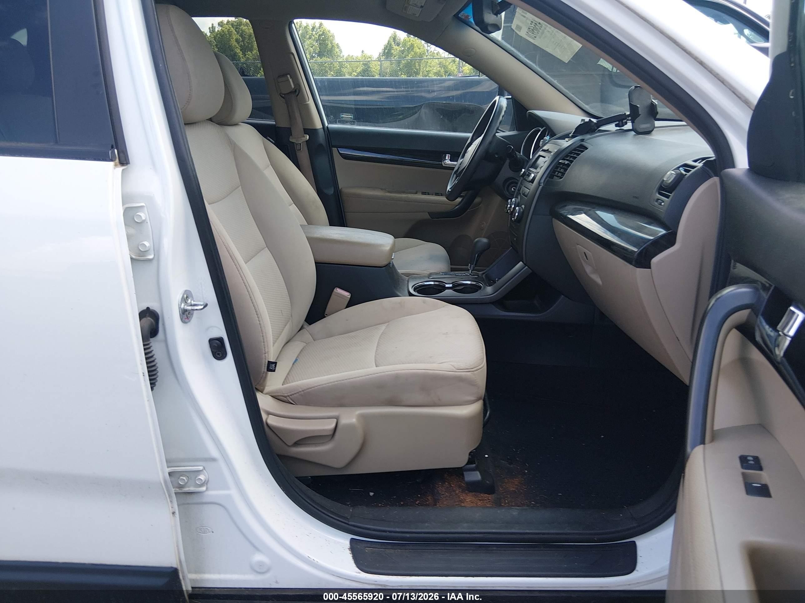2012 Kia Sorento Lx White vin: 5XYKTCA65CG272997