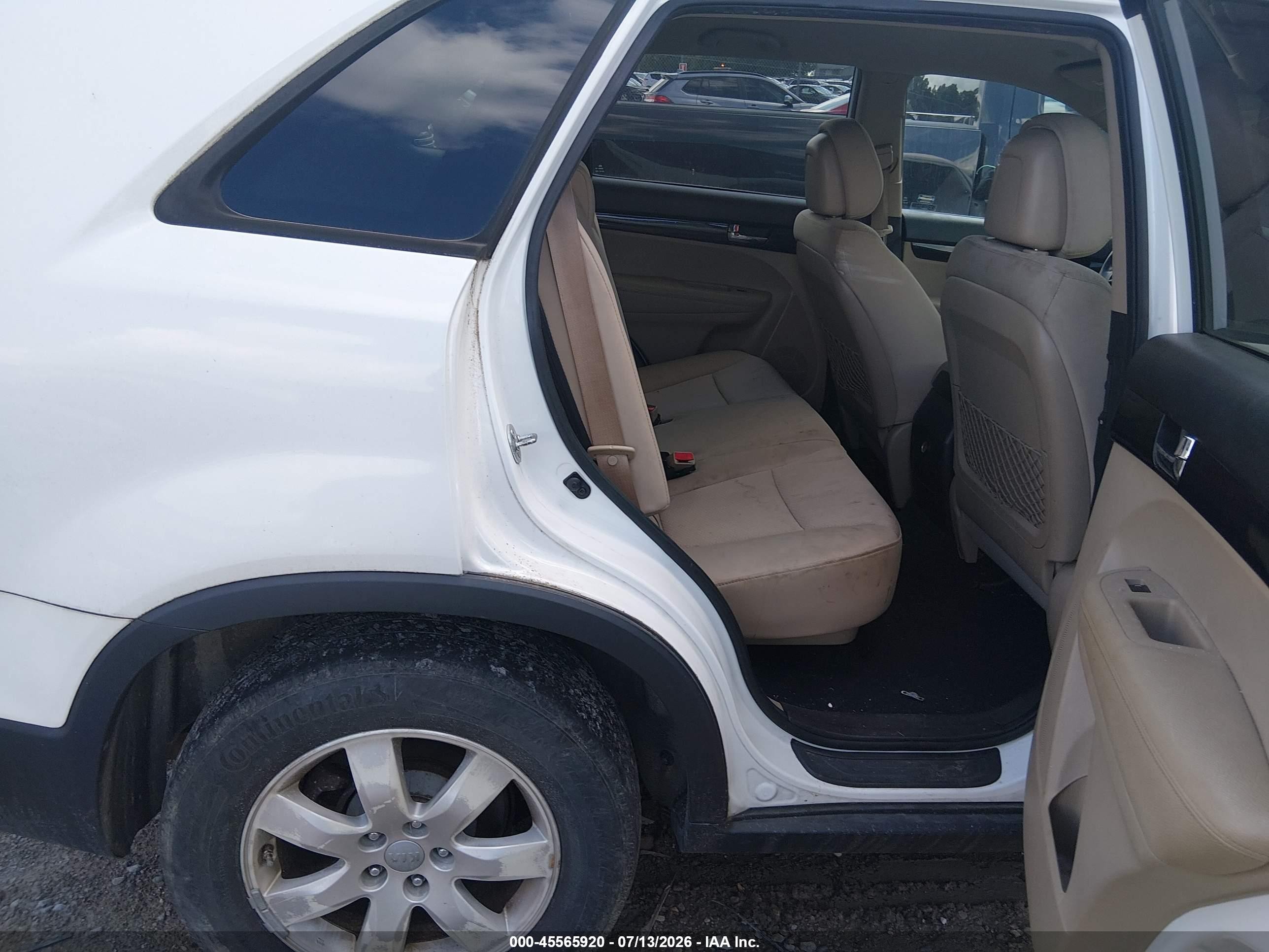 2012 Kia Sorento Lx White vin: 5XYKTCA65CG272997