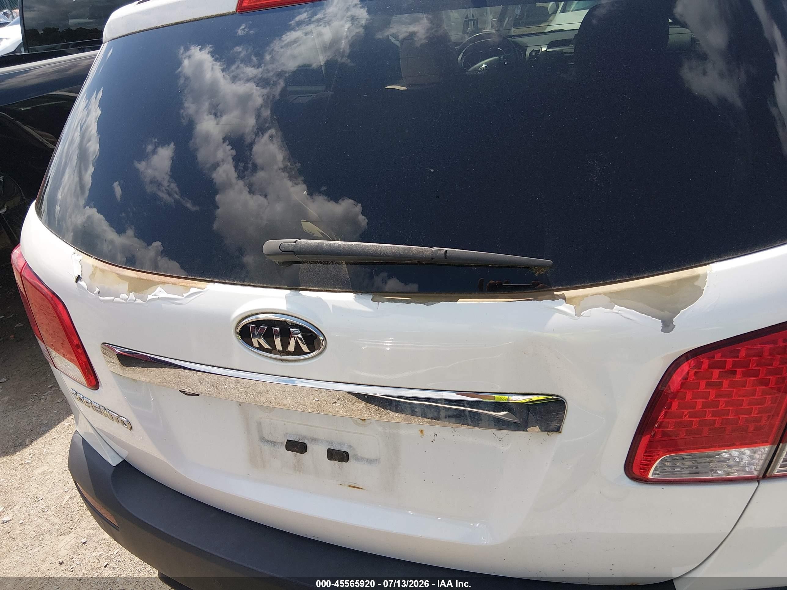 2012 Kia Sorento Lx White vin: 5XYKTCA65CG272997