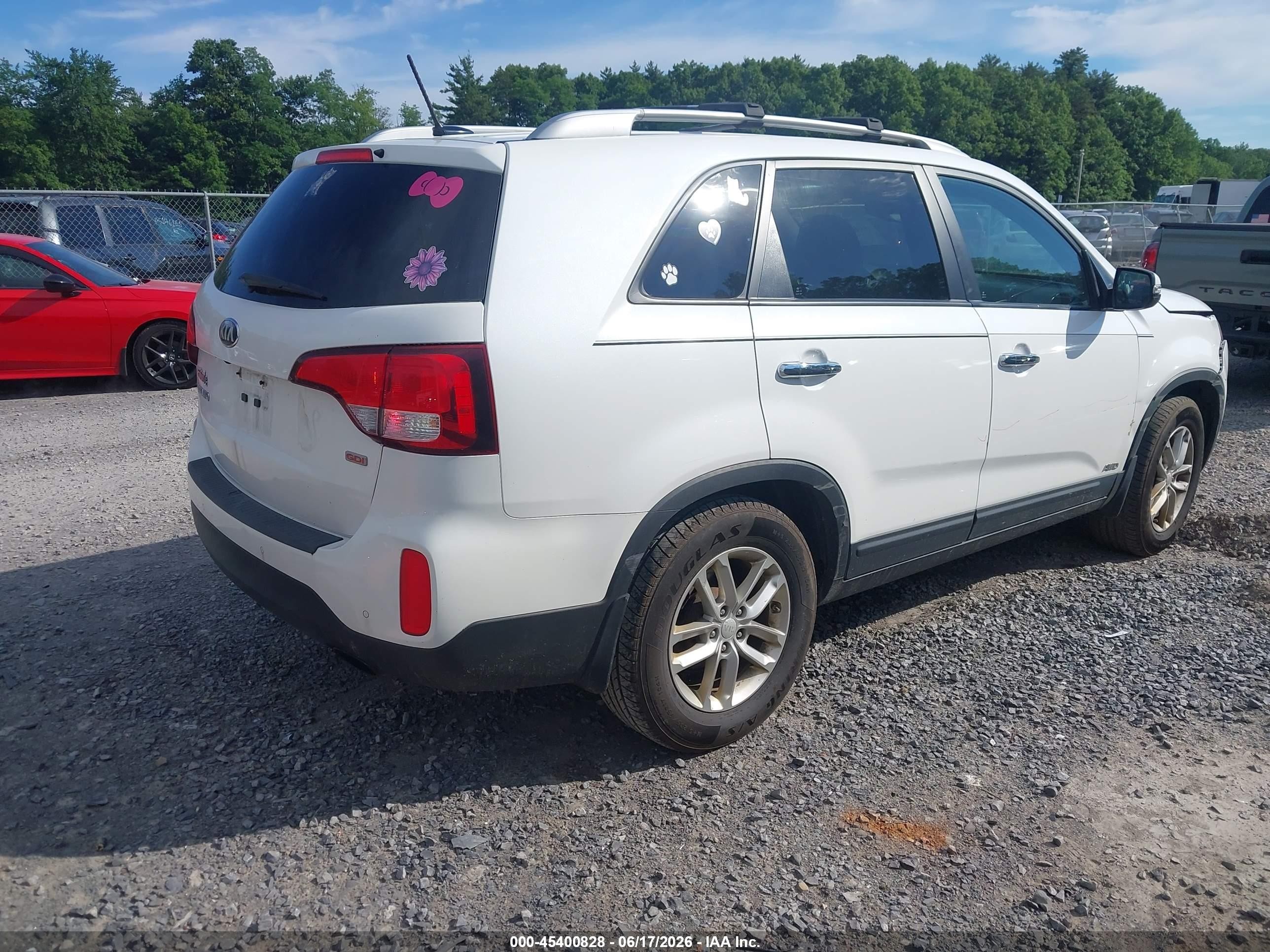 2014 Kia Sorento Lx White vin: 5XYKTCA65EG455240