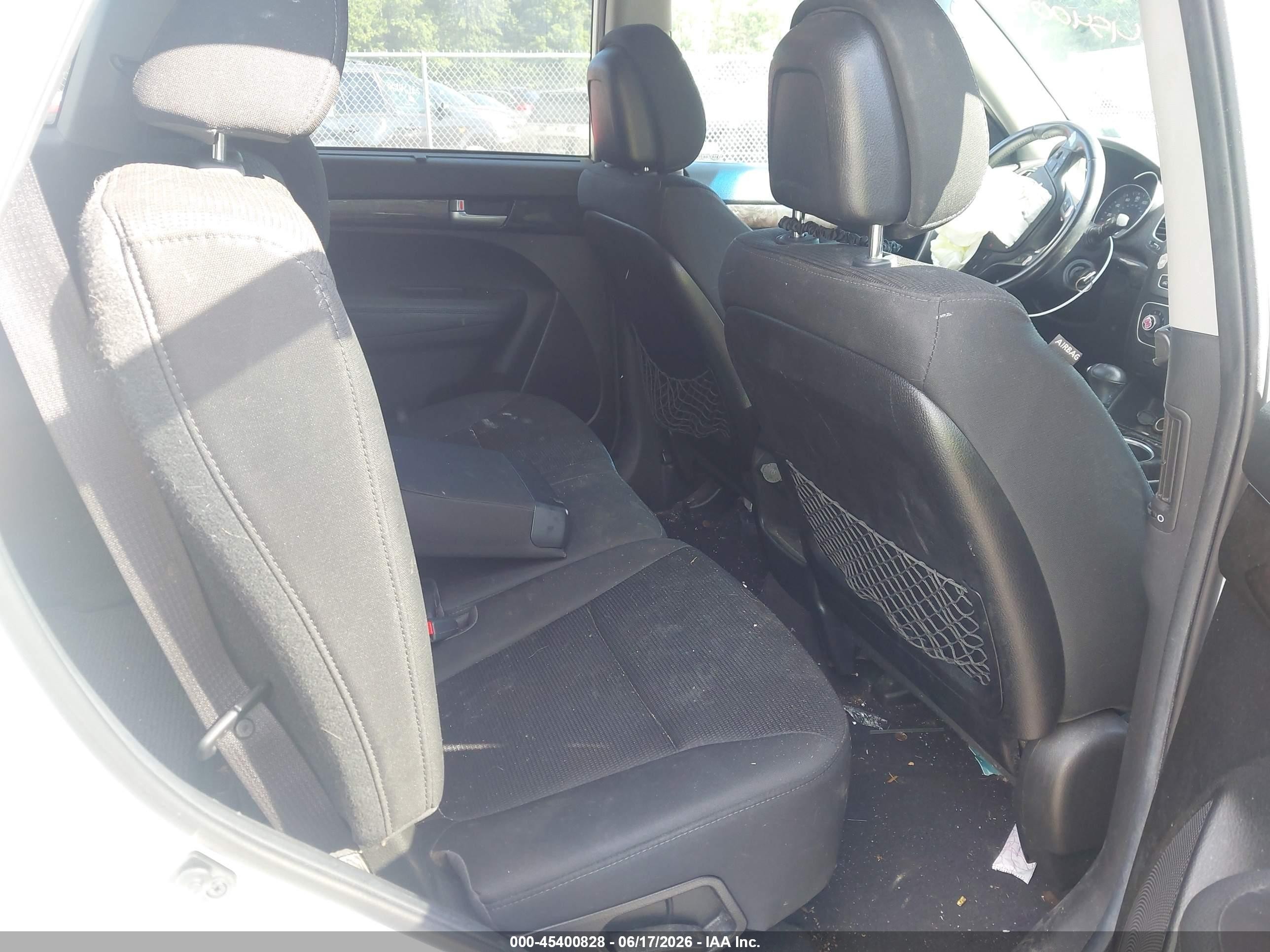 2014 Kia Sorento Lx White vin: 5XYKTCA65EG455240