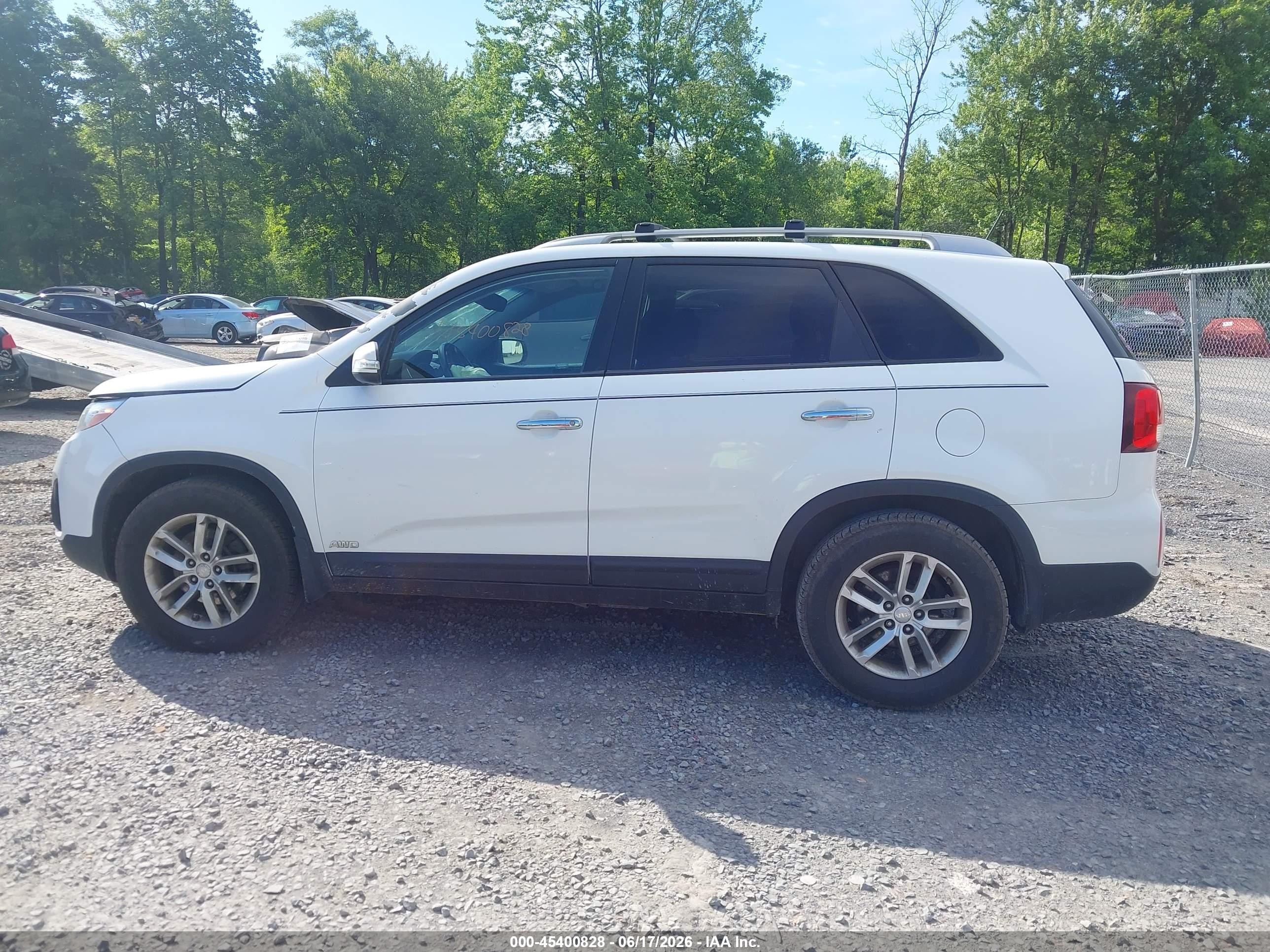 2014 Kia Sorento Lx White vin: 5XYKTCA65EG455240