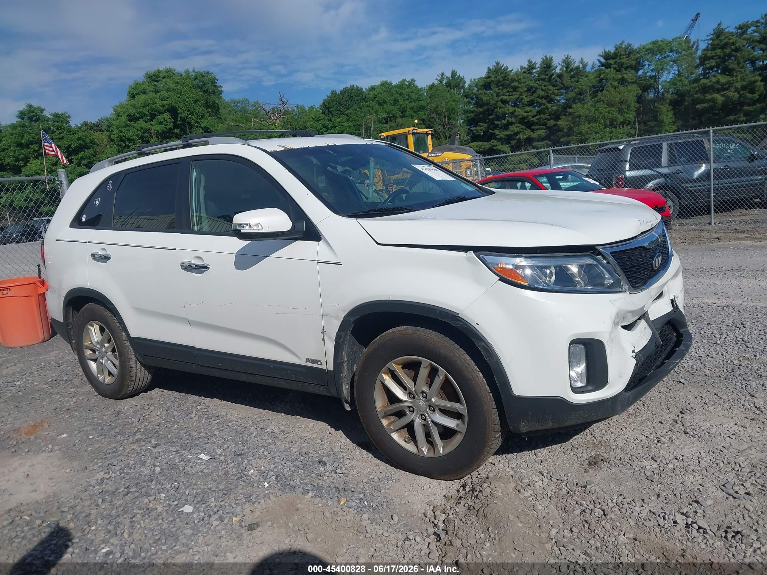 2014 Kia Sorento Lx White vin: 5XYKTCA65EG455240