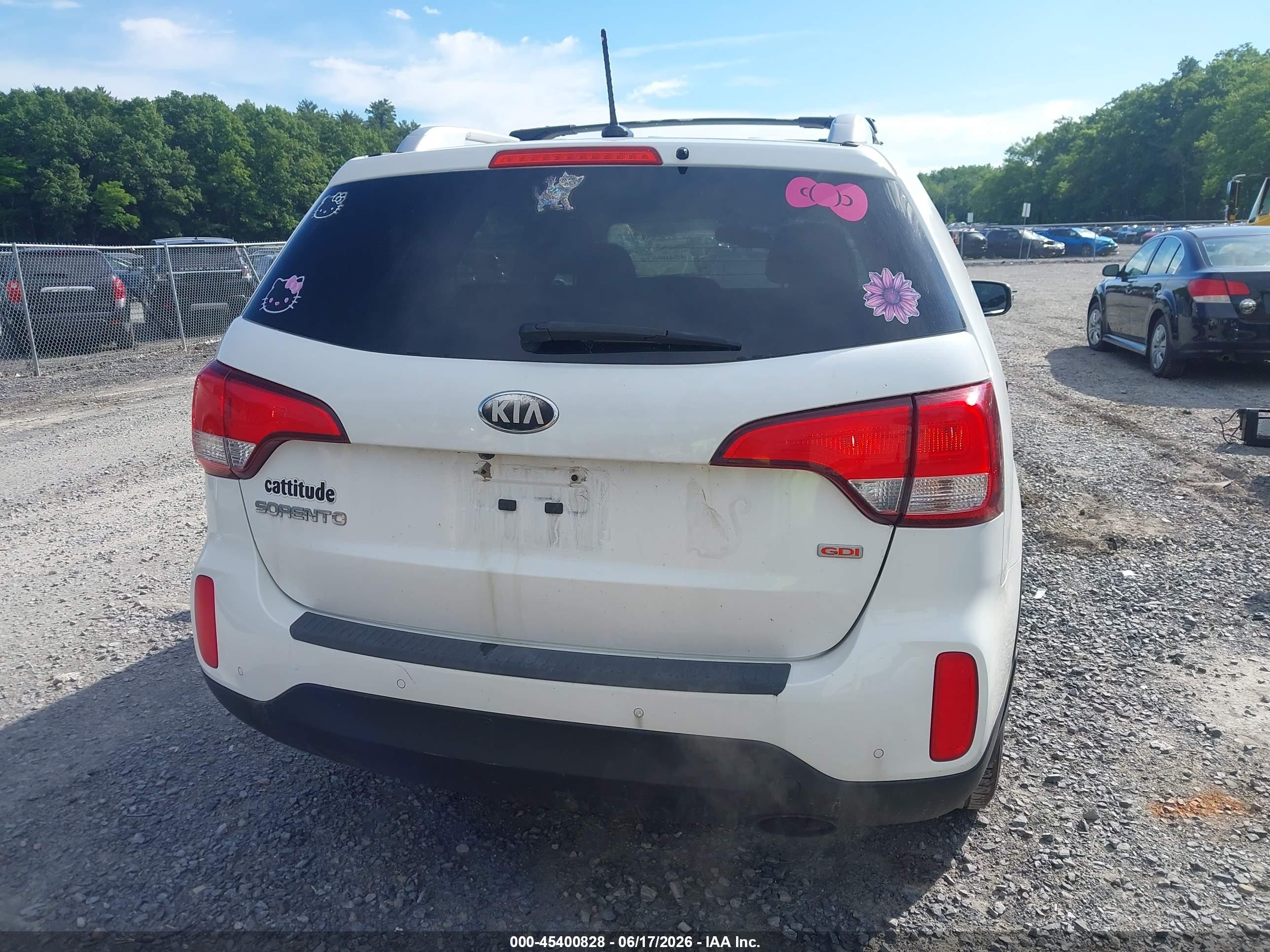 2014 Kia Sorento Lx White vin: 5XYKTCA65EG455240