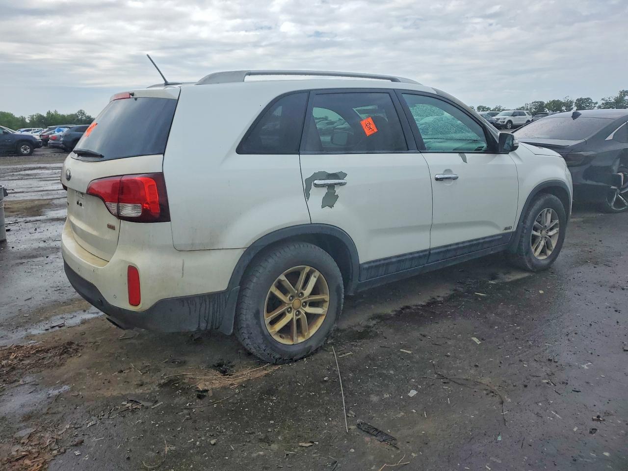 2015 Kia Sorento Lx White vin: 5XYKTCA65FG607809