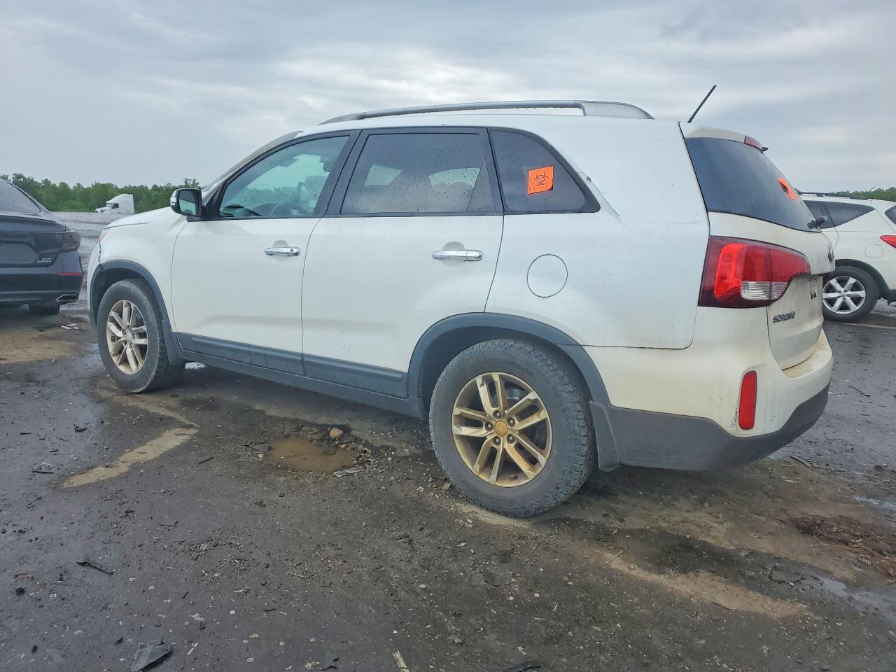 2015 Kia Sorento Lx White vin: 5XYKTCA65FG607809