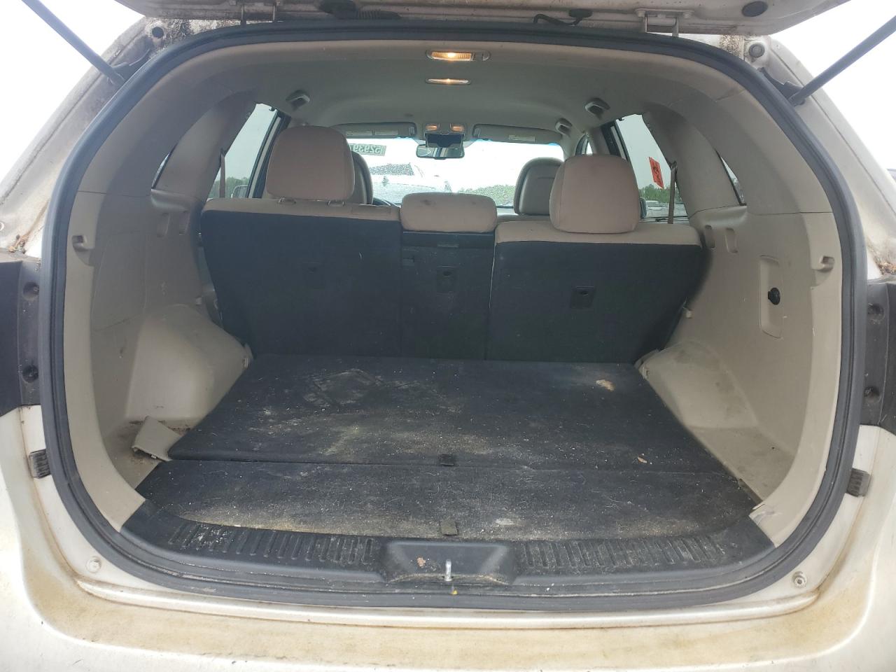 2015 Kia Sorento Lx White vin: 5XYKTCA65FG607809 Damage: Luggage Carpeting, Stained, Permanent