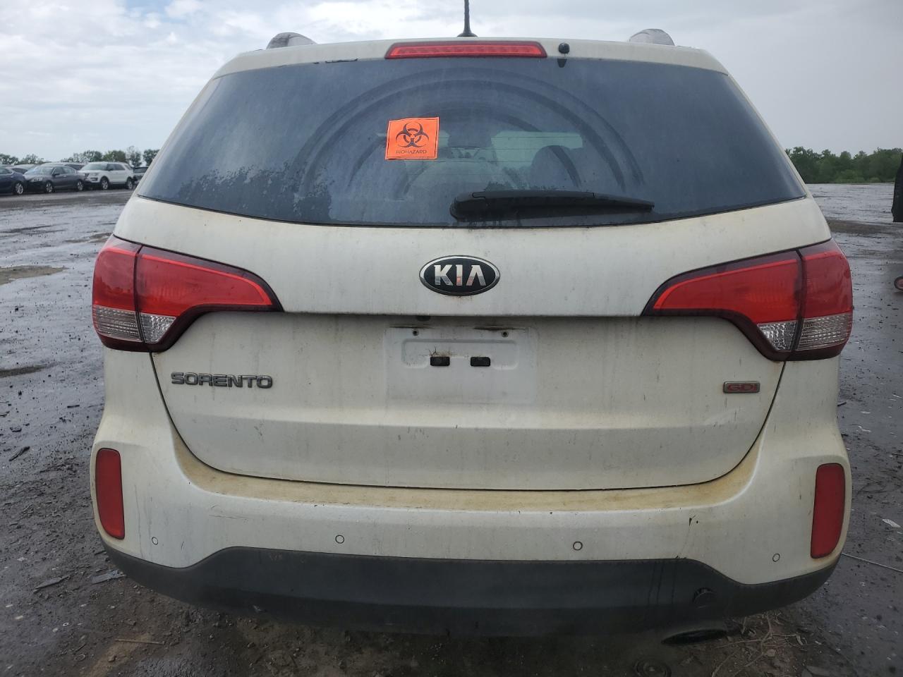 2015 Kia Sorento Lx White vin: 5XYKTCA65FG607809 Damage: Lift Gate, Chipped, 2