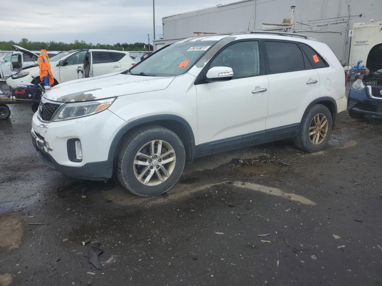2015 Kia Sorento Lx White vin: 5XYKTCA65FG607809 Damage: Left Front Fender, Multiple Scratches Heavy, 2