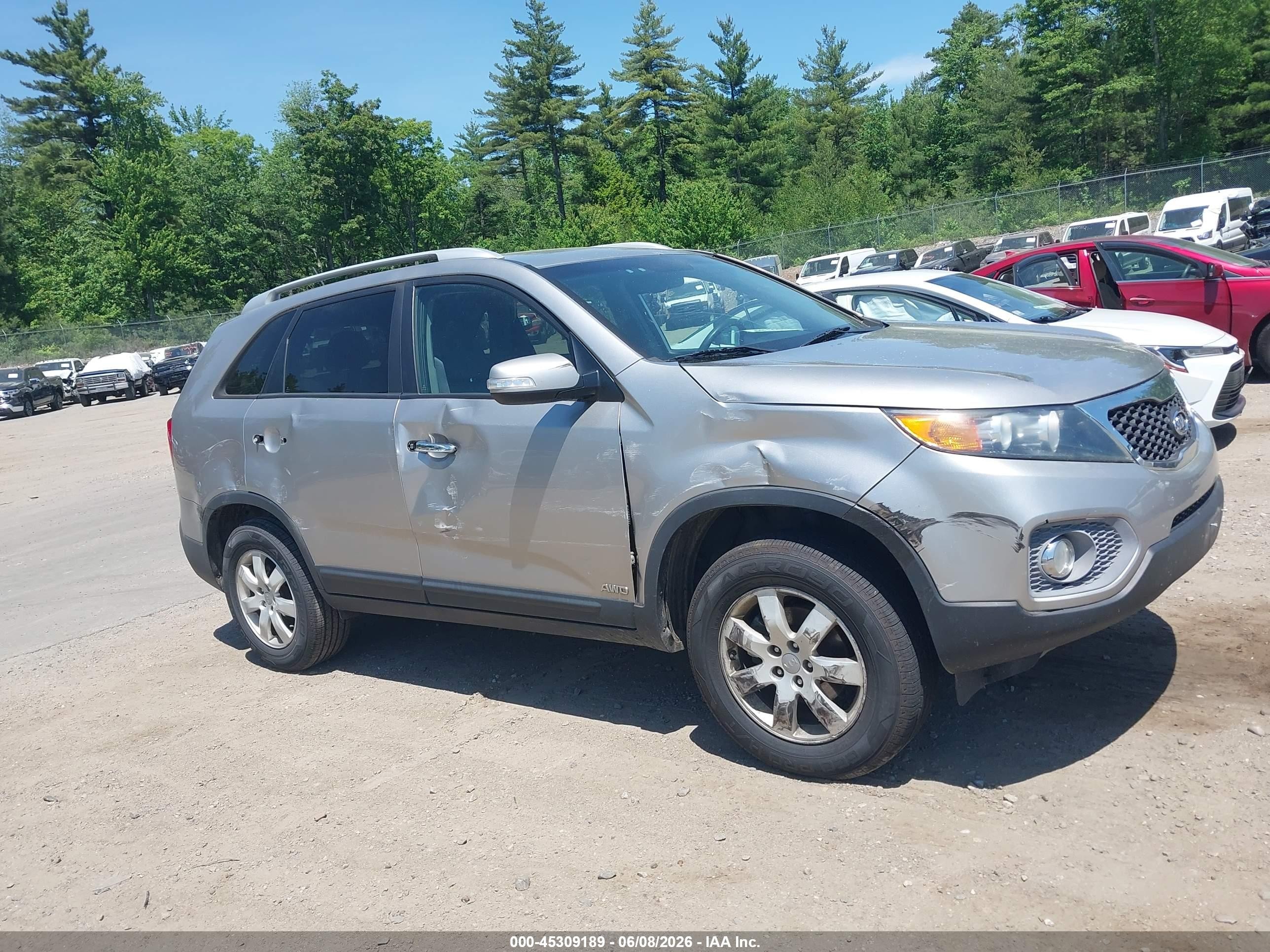 2013 Kia Sorento Lx Silver vin: 5XYKTCA66DG393166