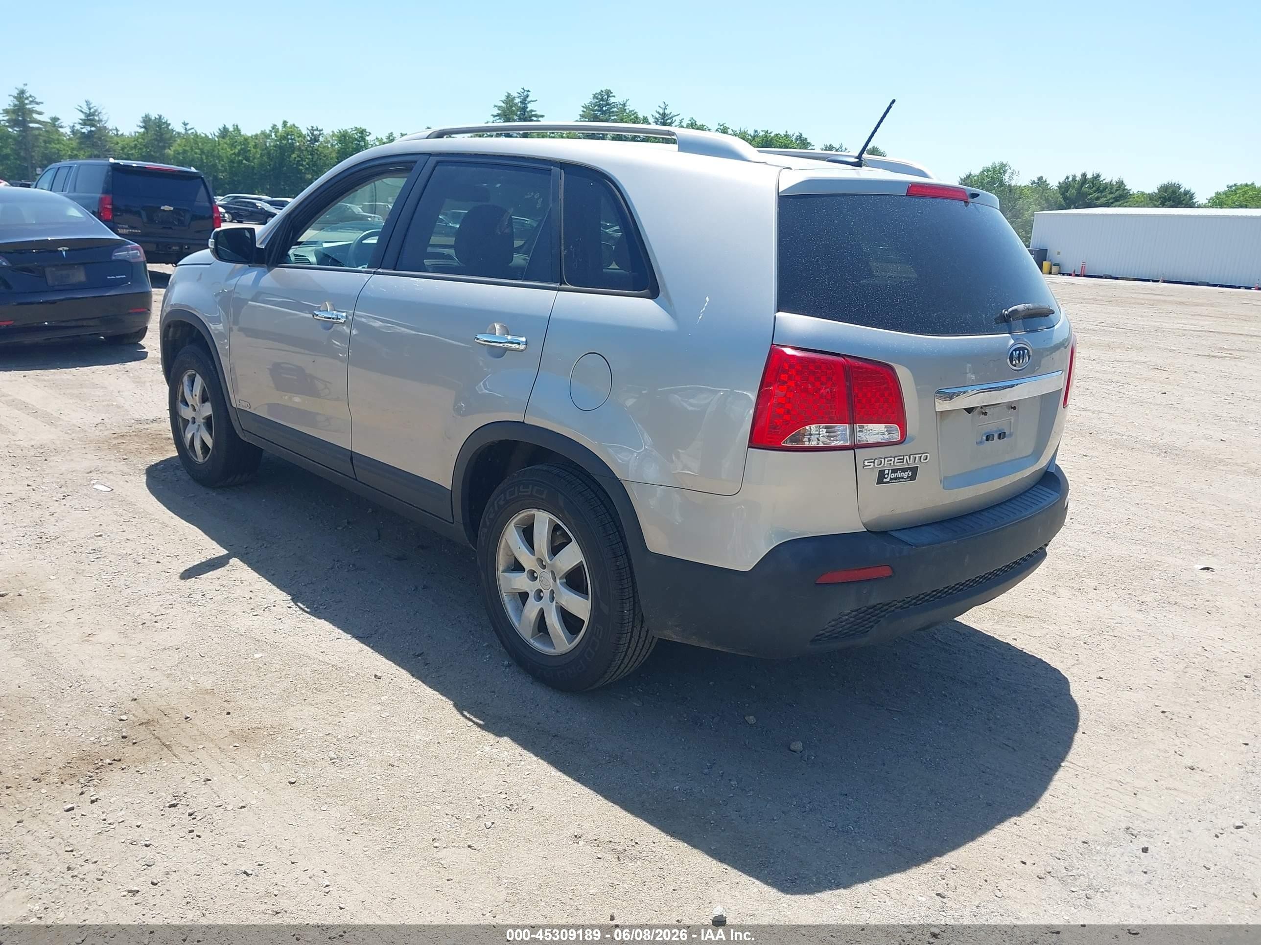 2013 Kia Sorento Lx Silver vin: 5XYKTCA66DG393166