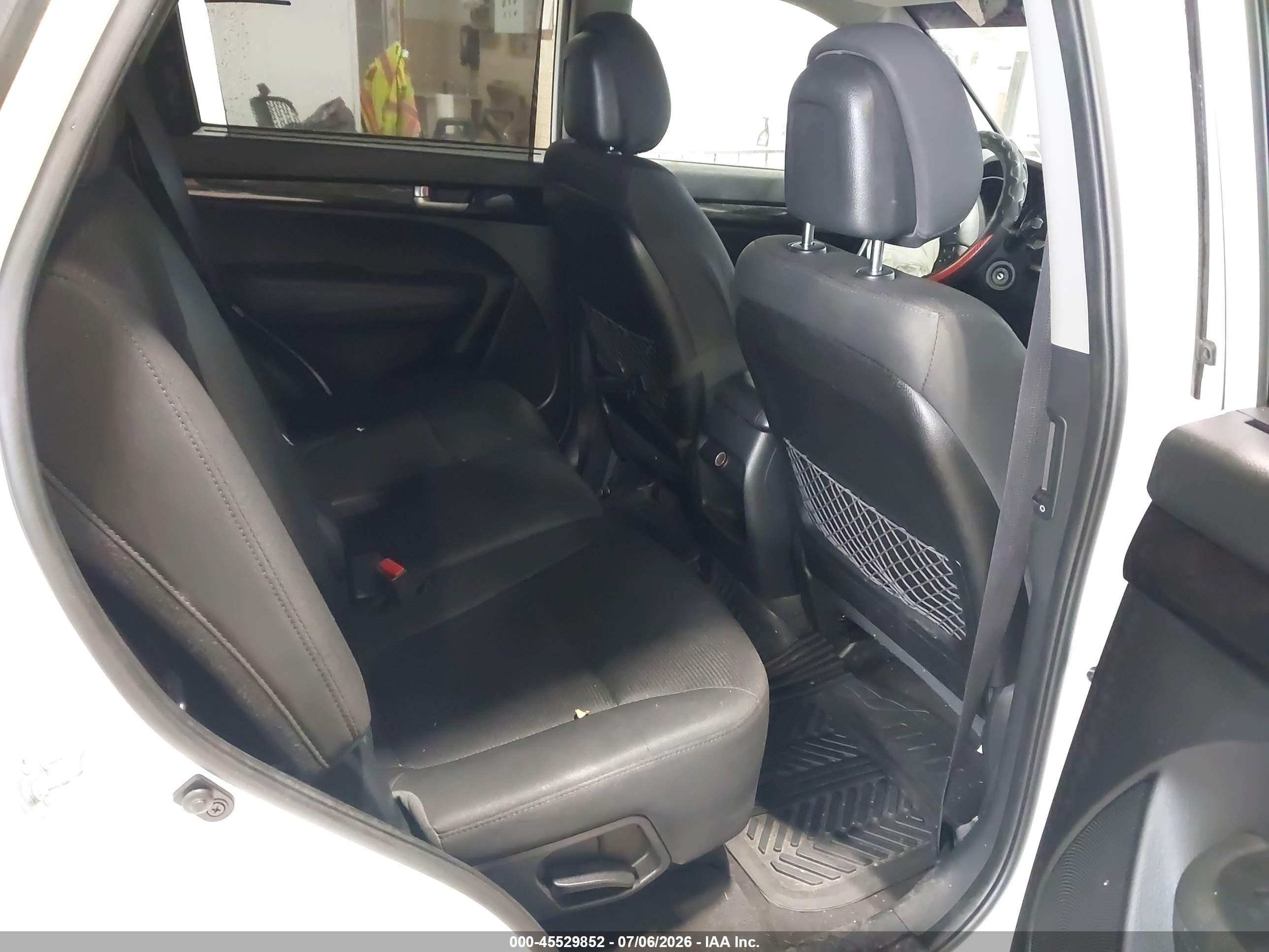 2014 Kia Sorento Lx White vin: 5XYKTCA66EG545013