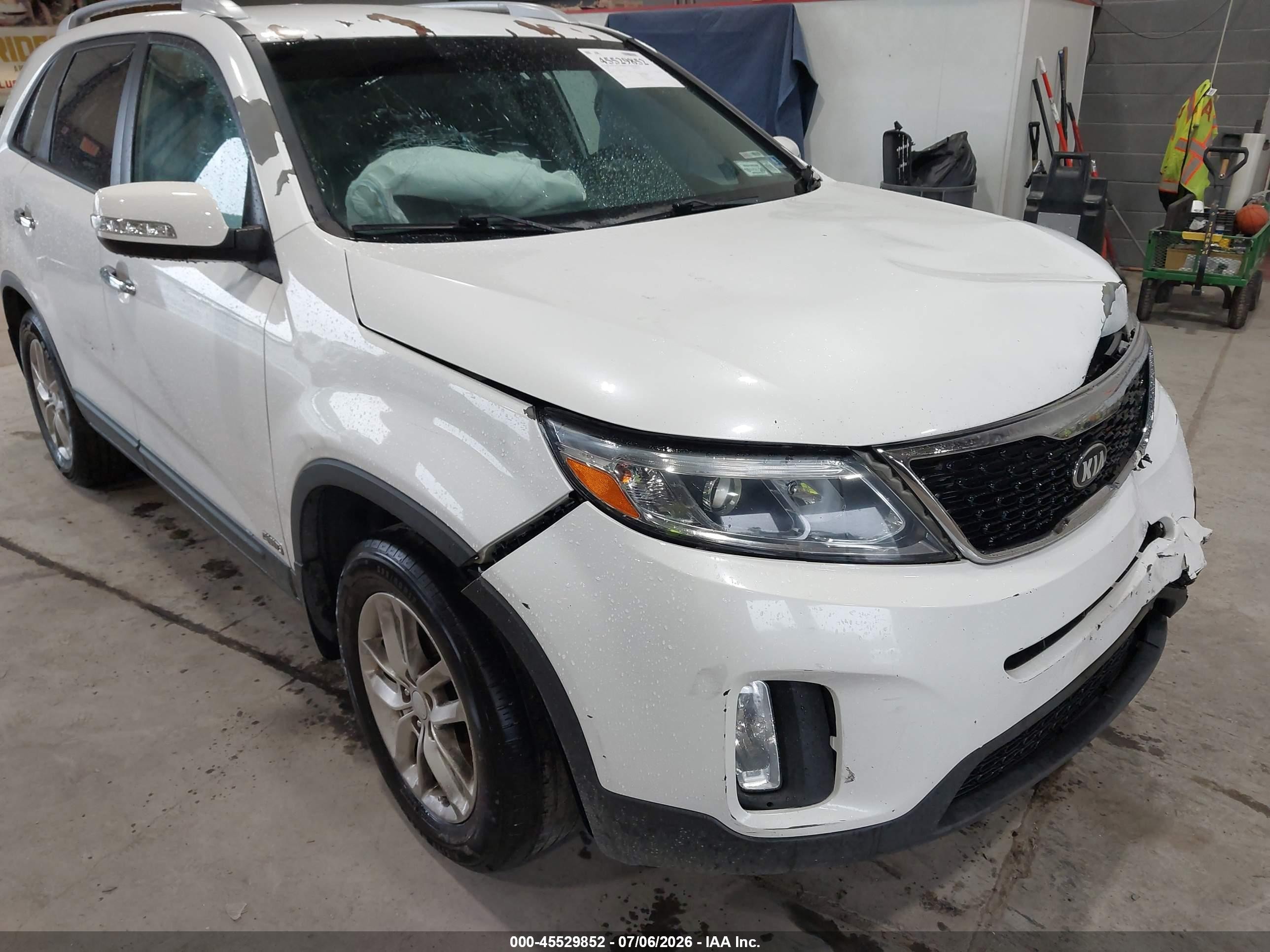 2014 Kia Sorento Lx White vin: 5XYKTCA66EG545013