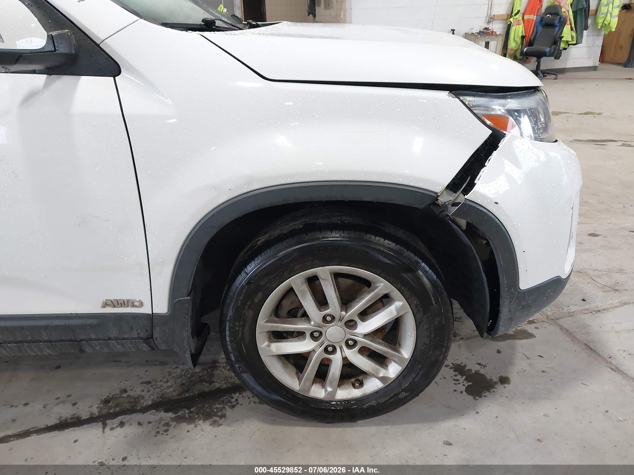 2014 Kia Sorento Lx White vin: 5XYKTCA66EG545013