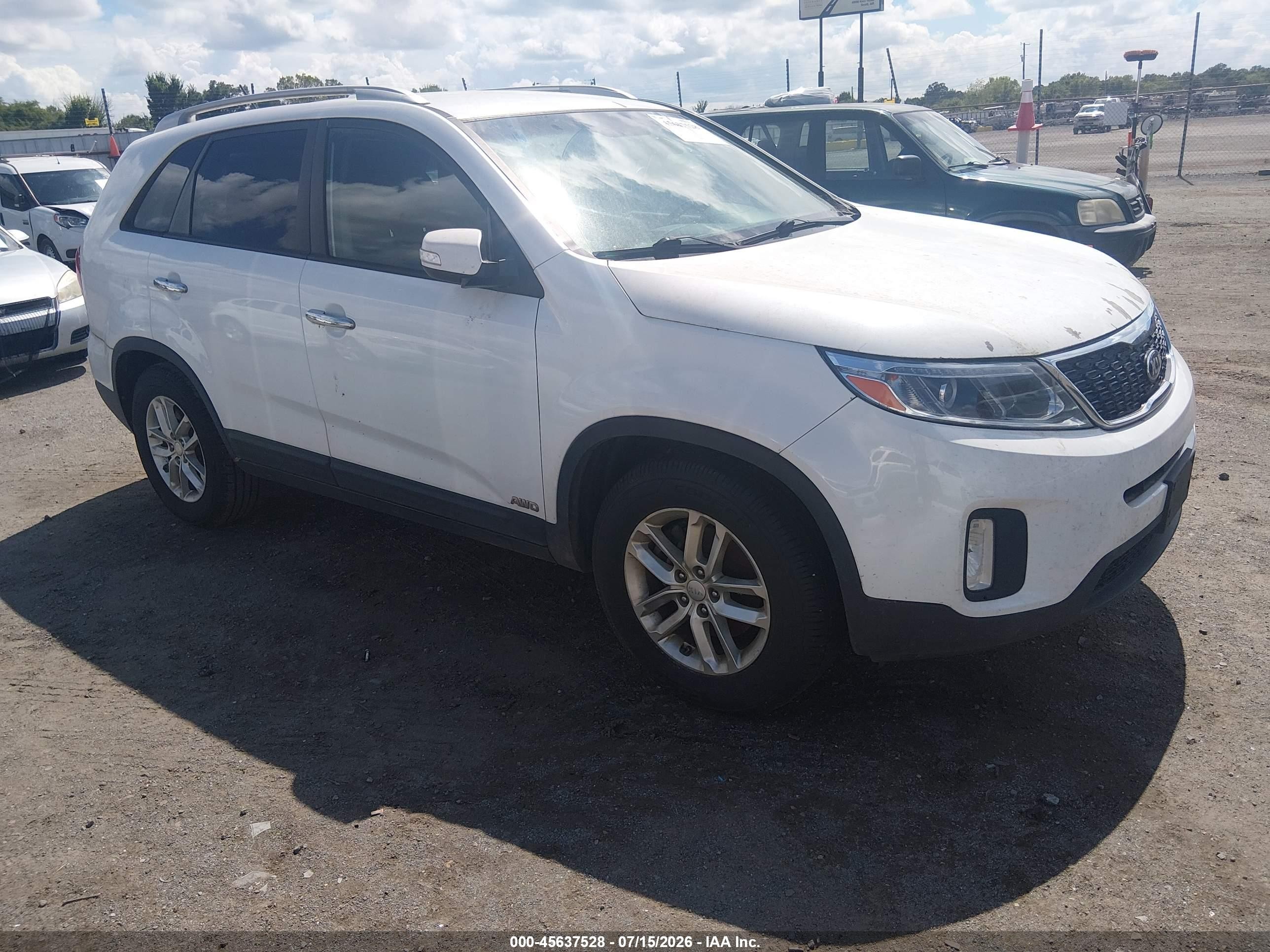 2015 Kia Sorento Lx White vin: 5XYKTCA66FG566977