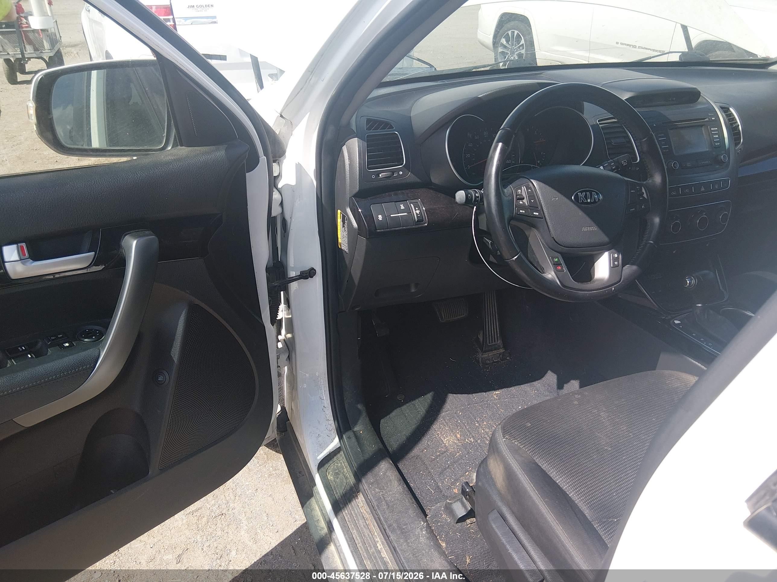 2015 Kia Sorento Lx White vin: 5XYKTCA66FG566977