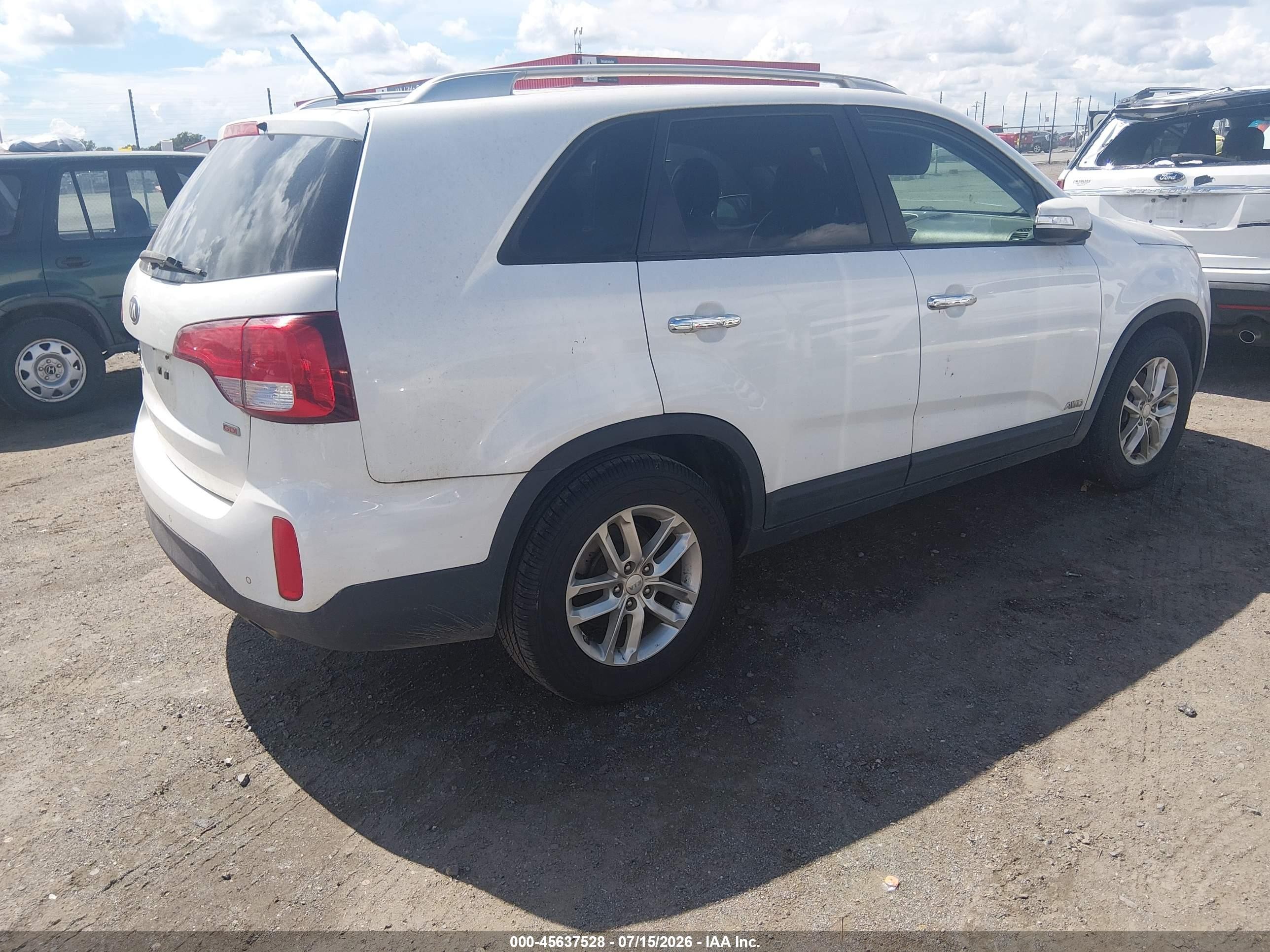 2015 Kia Sorento Lx White vin: 5XYKTCA66FG566977