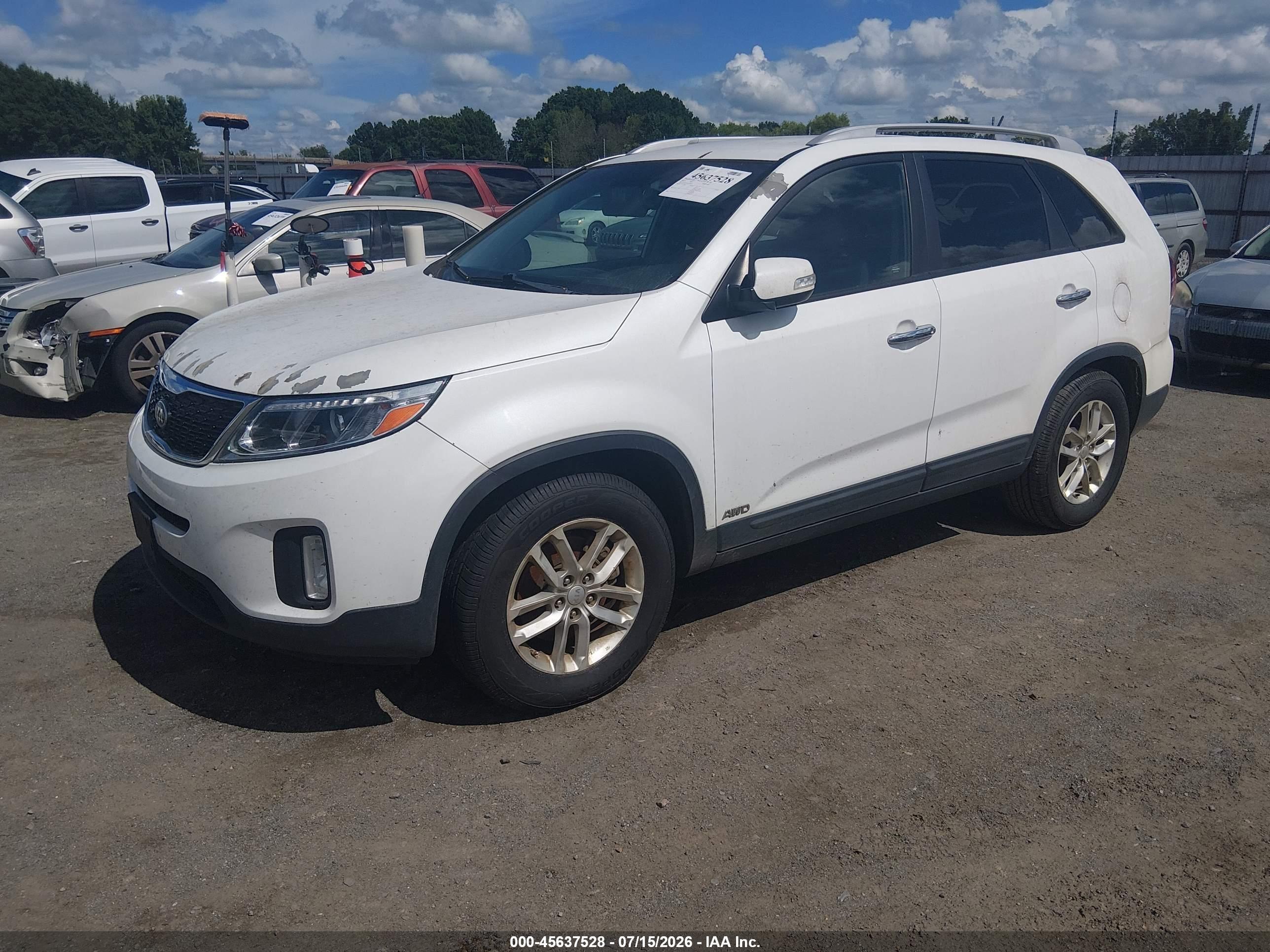 2015 Kia Sorento Lx White vin: 5XYKTCA66FG566977