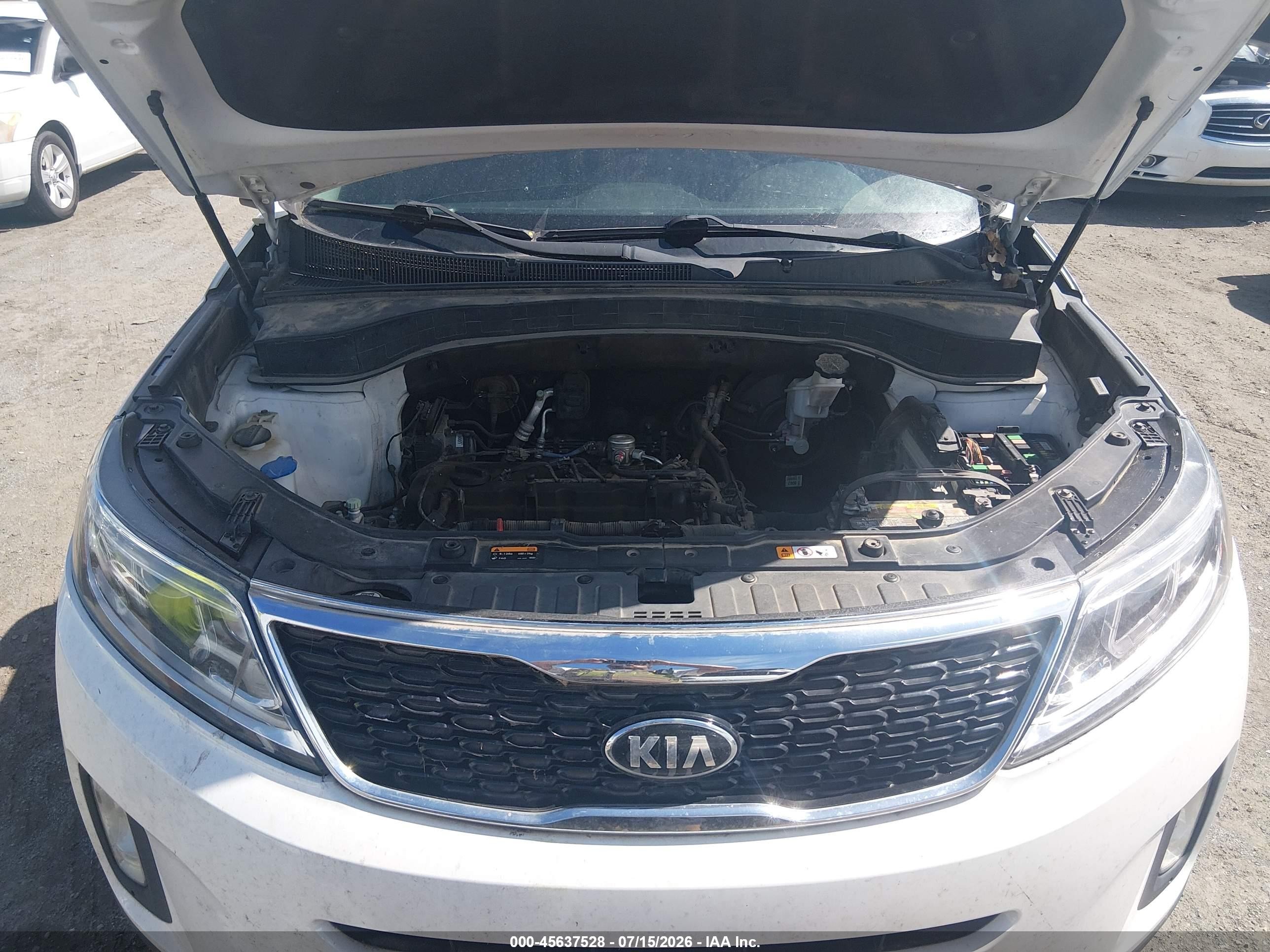 2015 Kia Sorento Lx White vin: 5XYKTCA66FG566977