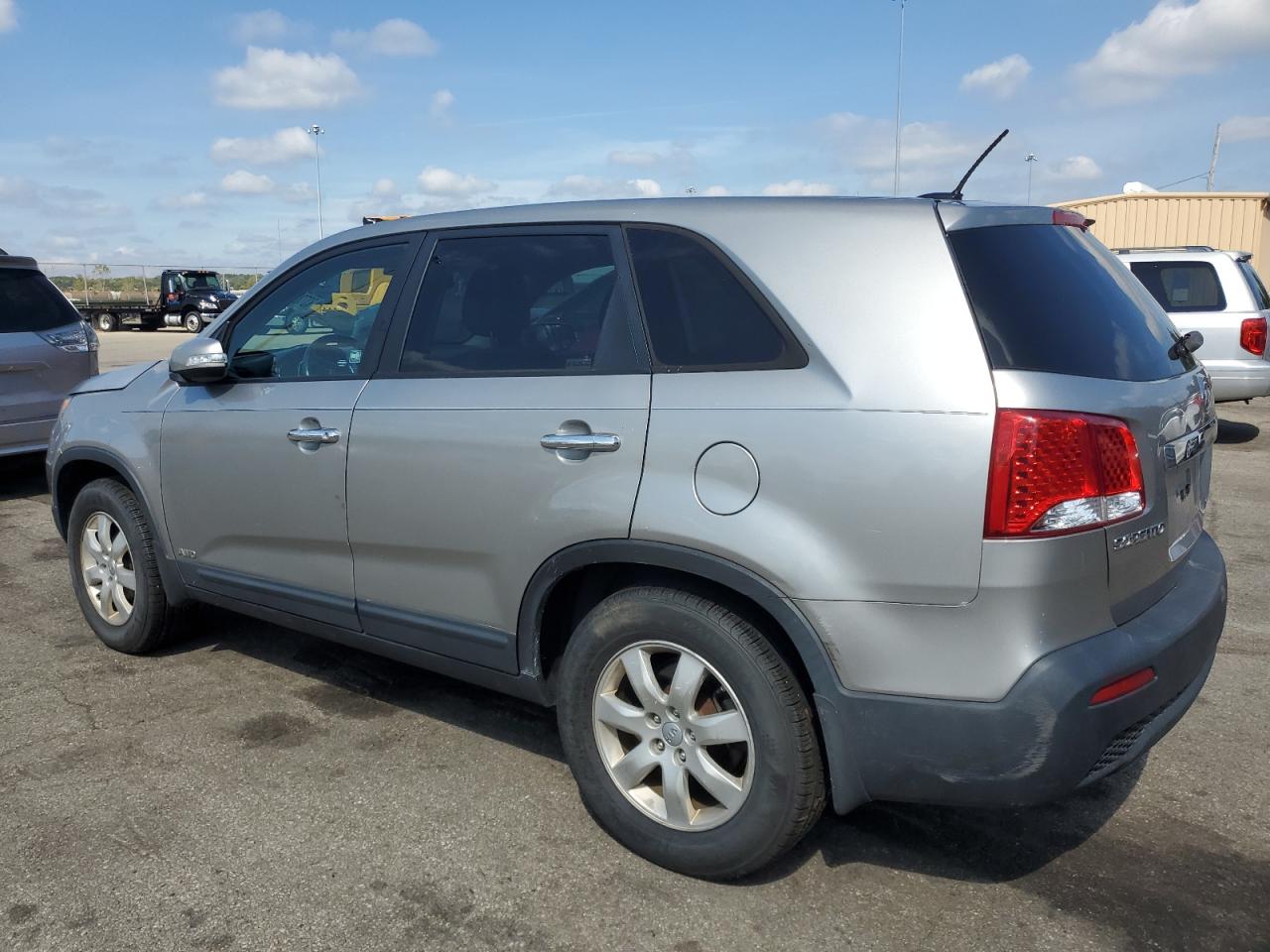 2013 Kia Sorento Lx Серебряный vin: 5XYKTCA67DG420410