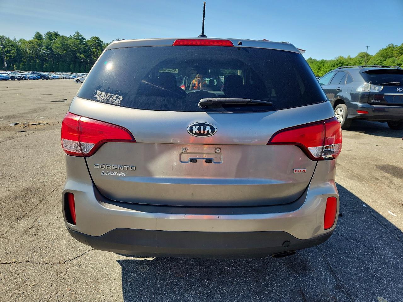 2015 Kia Sorento Lx Серый vin: 5XYKTCA67FG560315