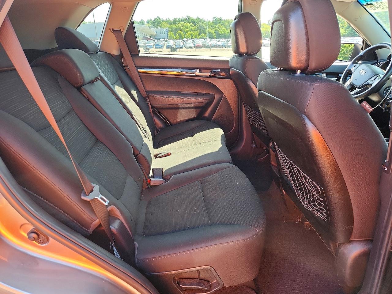 2015 Kia Sorento Lx Серый vin: 5XYKTCA67FG560315