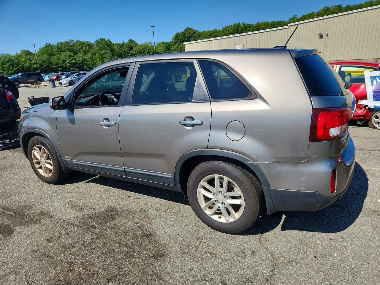 2015 Kia Sorento Lx Серый vin: 5XYKTCA67FG560315
