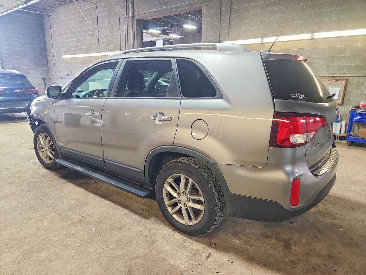 2015 Kia Sorento Lx Silver vin: 5XYKTCA67FG616785