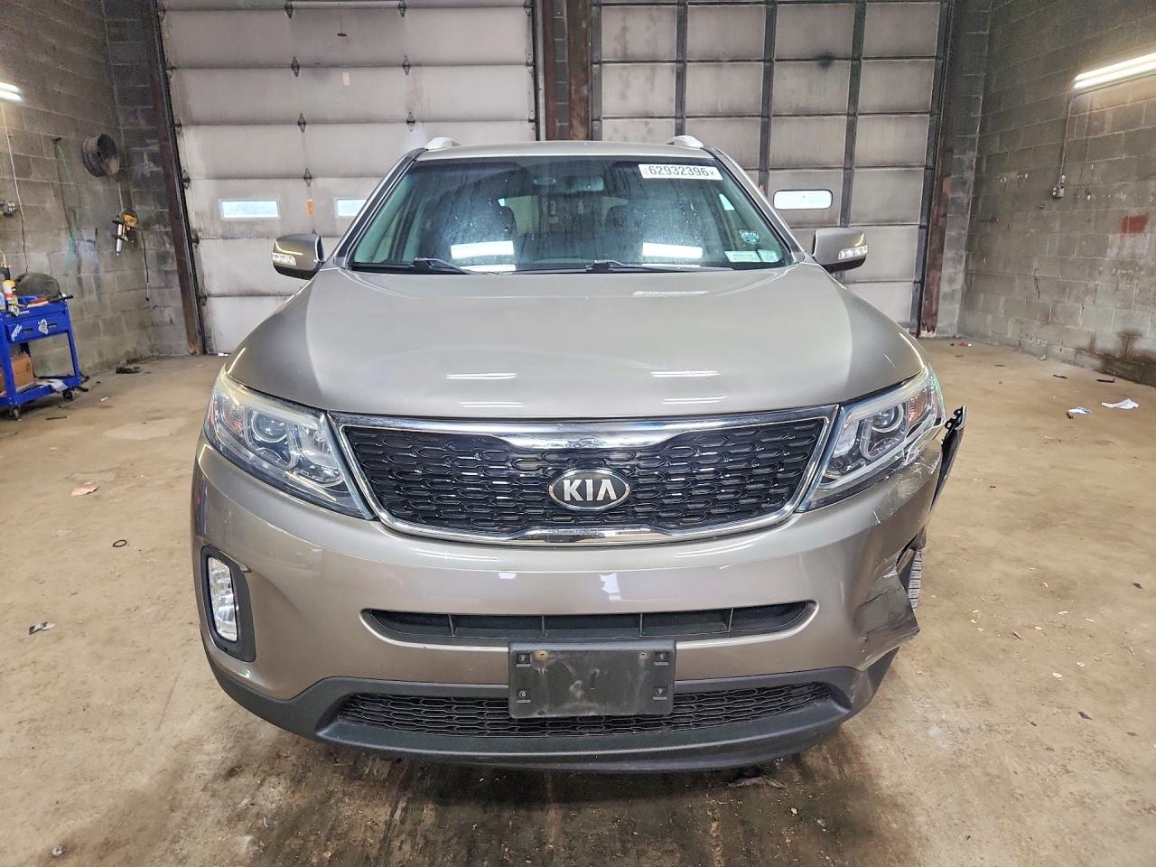 2015 Kia Sorento Lx Silver vin: 5XYKTCA67FG616785
