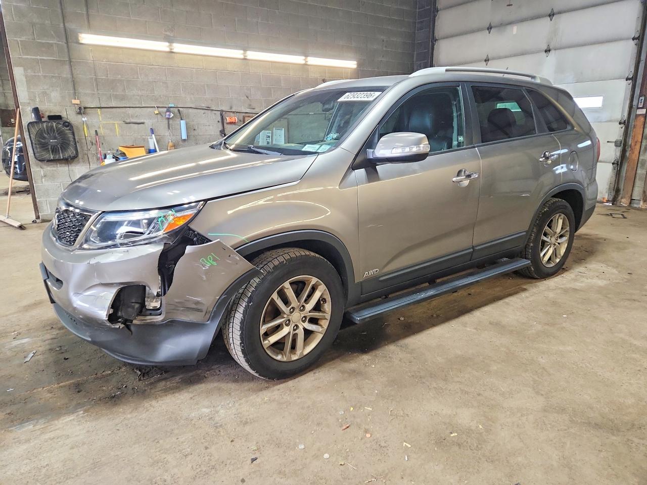 2015 Kia Sorento Lx Silver vin: 5XYKTCA67FG616785