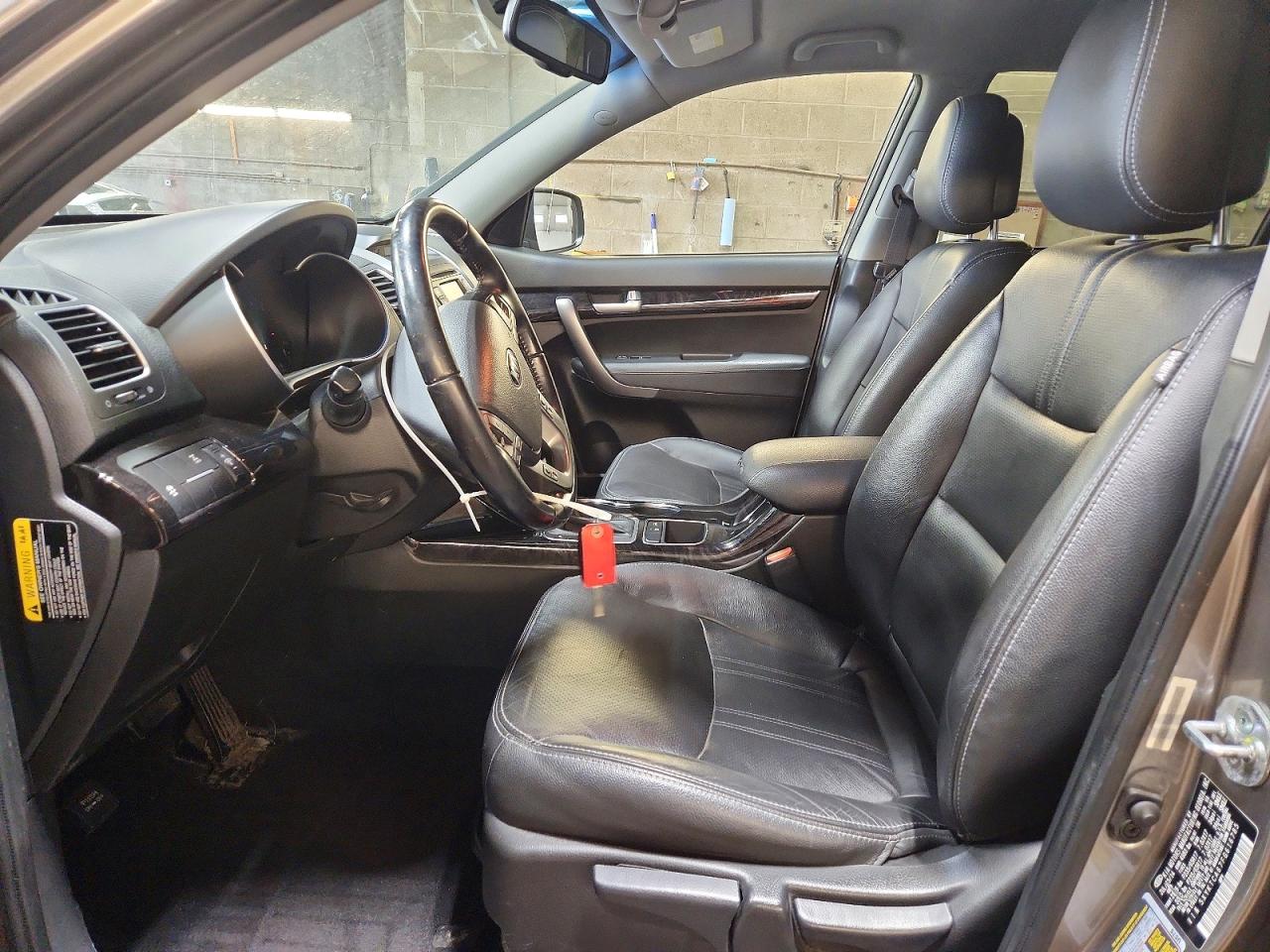 2015 Kia Sorento Lx Silver vin: 5XYKTCA67FG616785