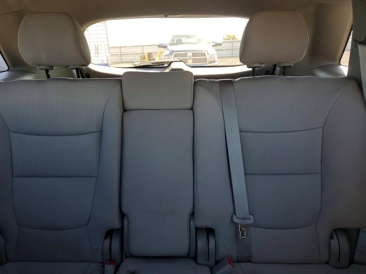 2013 Kia Sorento Lx Silver vin: 5XYKTCA68DG343837