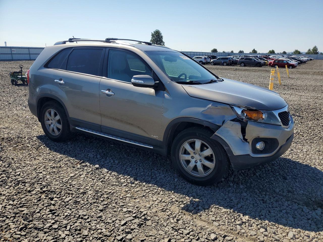 2013 Kia Sorento Lx Silver vin: 5XYKTCA68DG343837