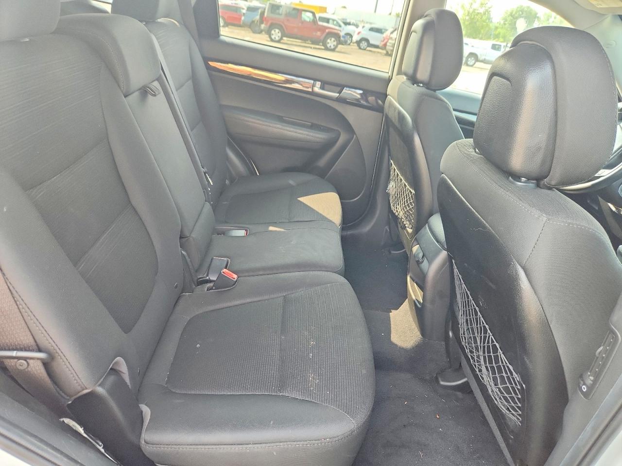 2014 Kia Sorento Lx White vin: 5XYKTCA68EG486014