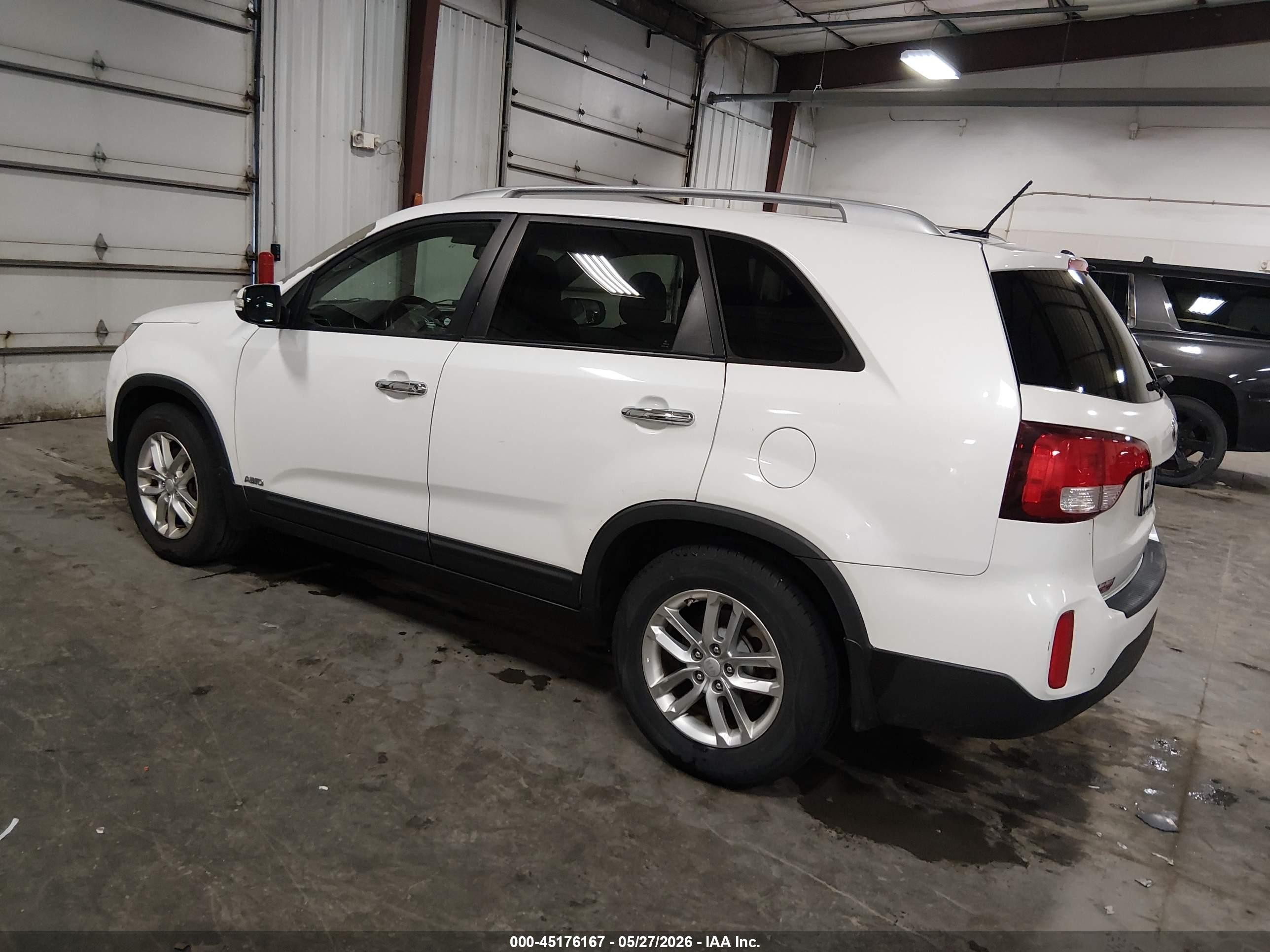 2014 Kia Sorento Lx White vin: 5XYKTCA68EG547779