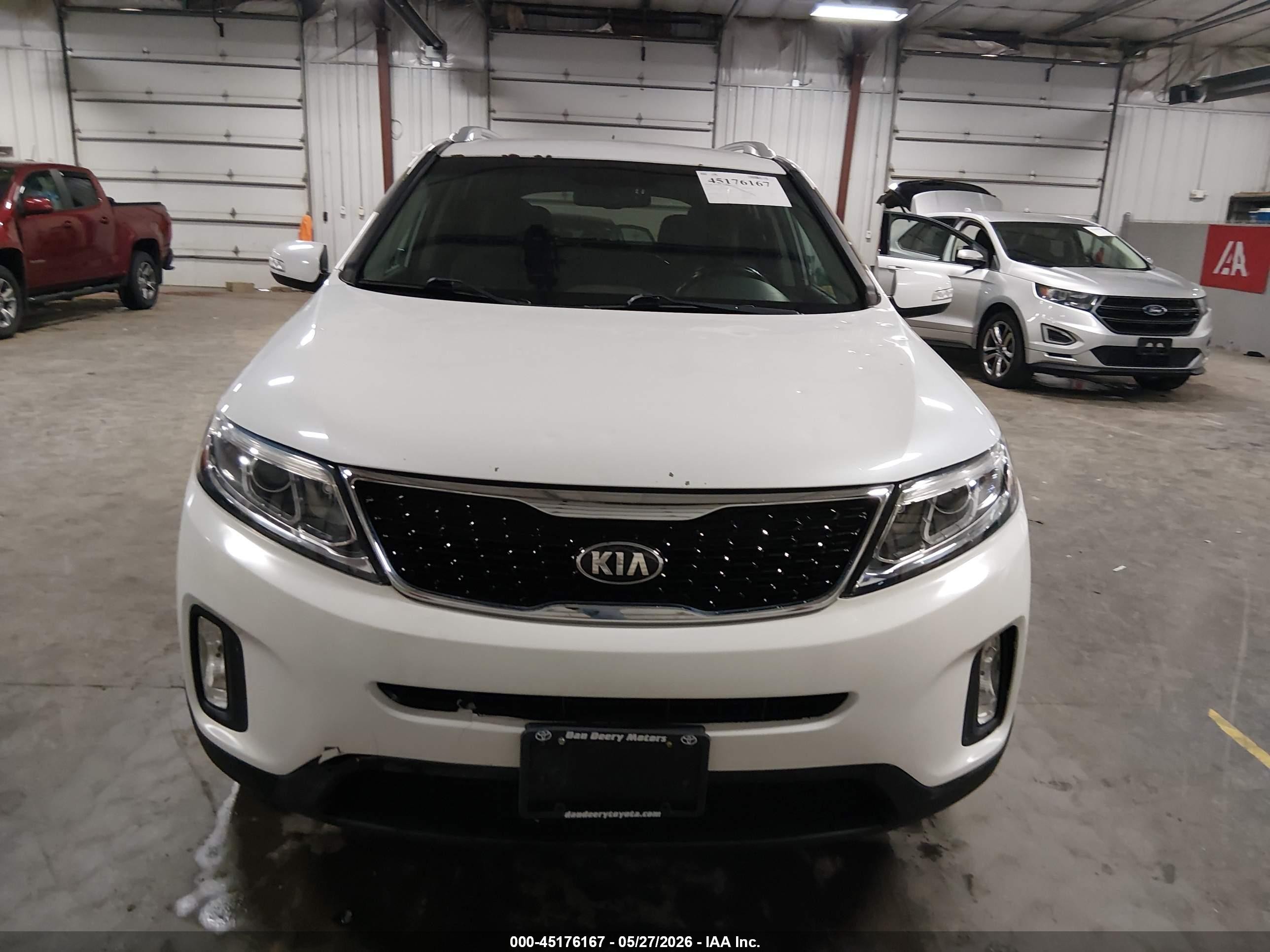 2014 Kia Sorento Lx White vin: 5XYKTCA68EG547779