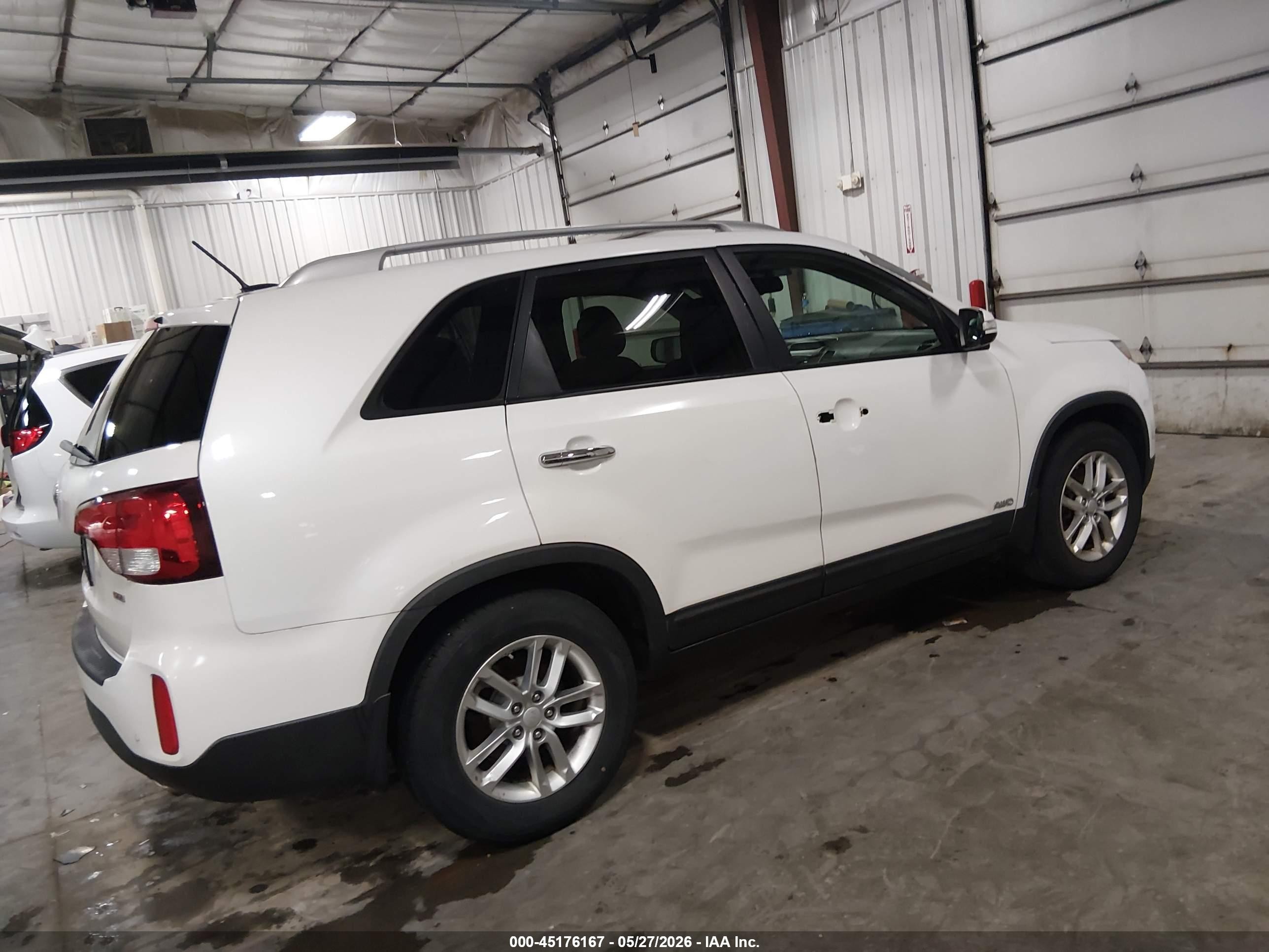 2014 Kia Sorento Lx White vin: 5XYKTCA68EG547779