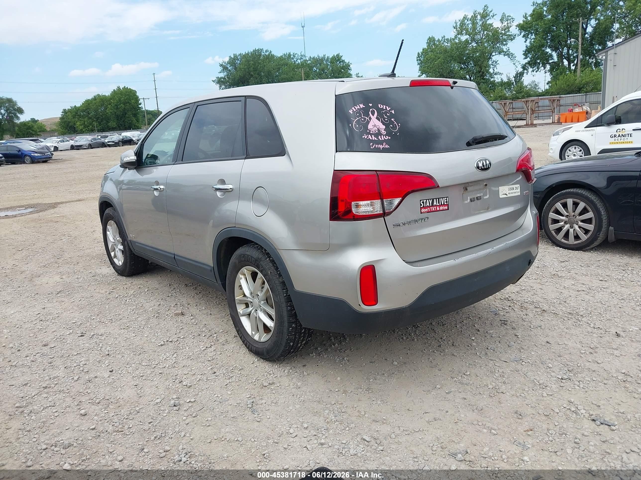 2015 Kia Sorento Lx Silver vin: 5XYKTCA68FG557505