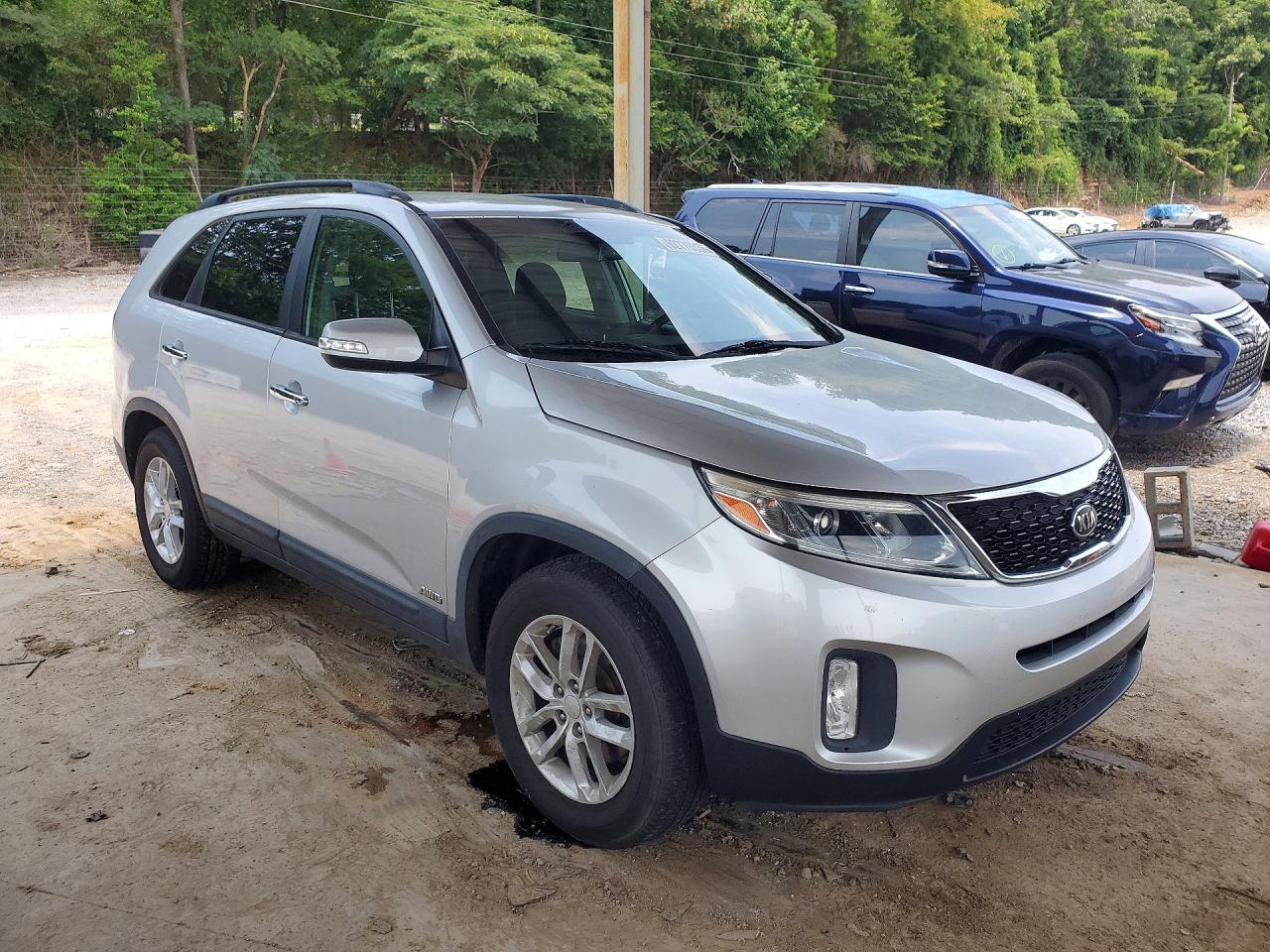 2015 Kia Sorento Lx Silver vin: 5XYKTCA68FG597695