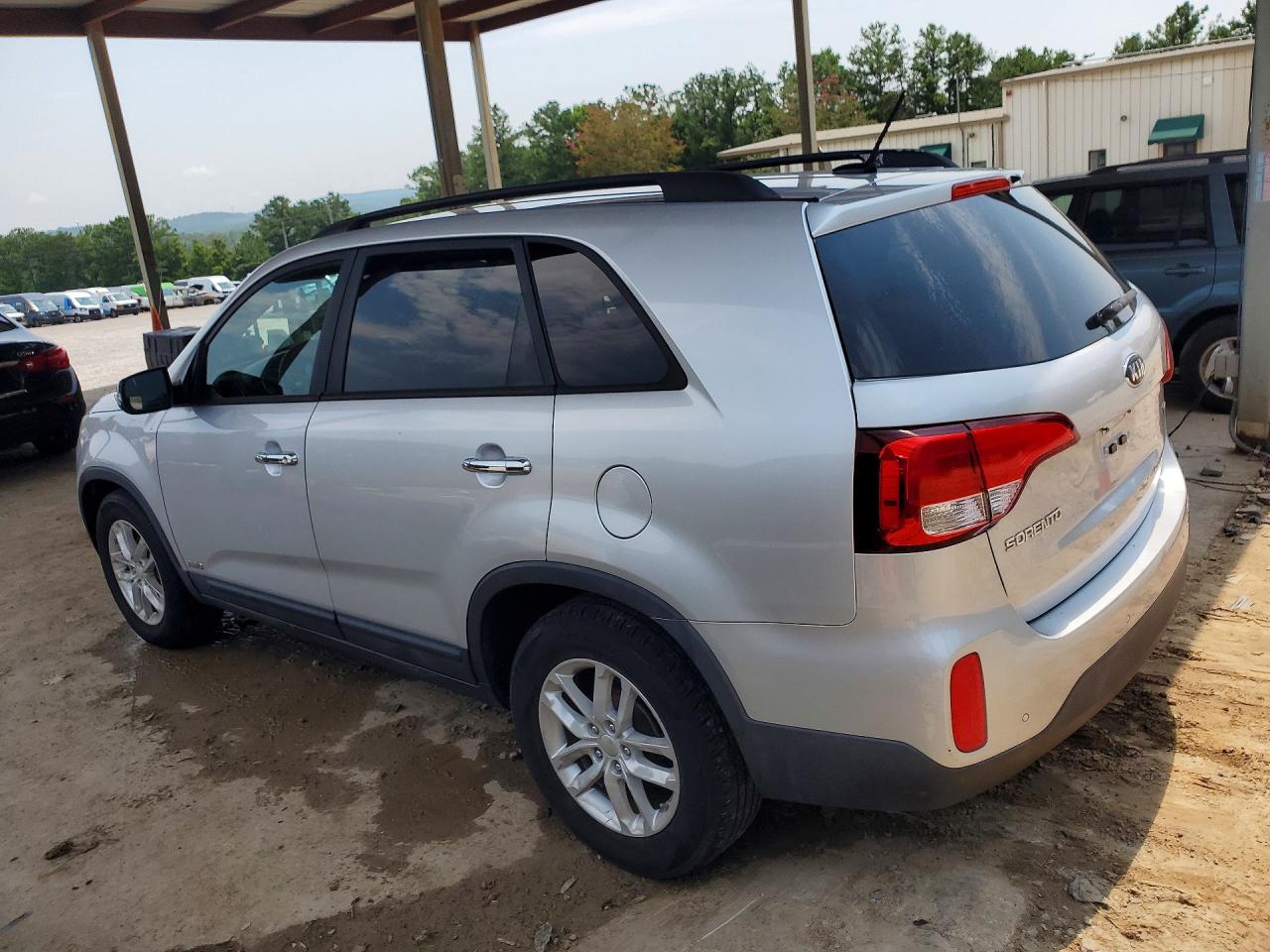 2015 Kia Sorento Lx Silver vin: 5XYKTCA68FG597695