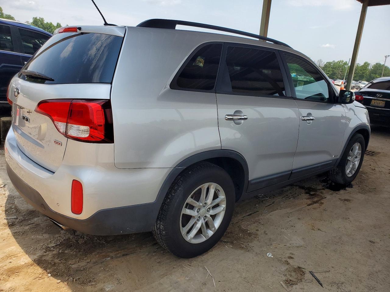 2015 Kia Sorento Lx Silver vin: 5XYKTCA68FG597695