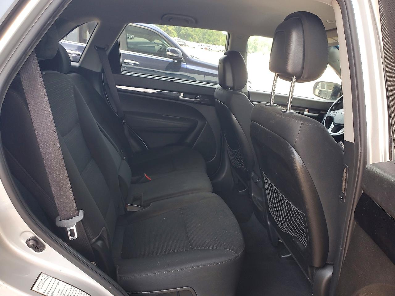 2015 Kia Sorento Lx Silver vin: 5XYKTCA68FG597695