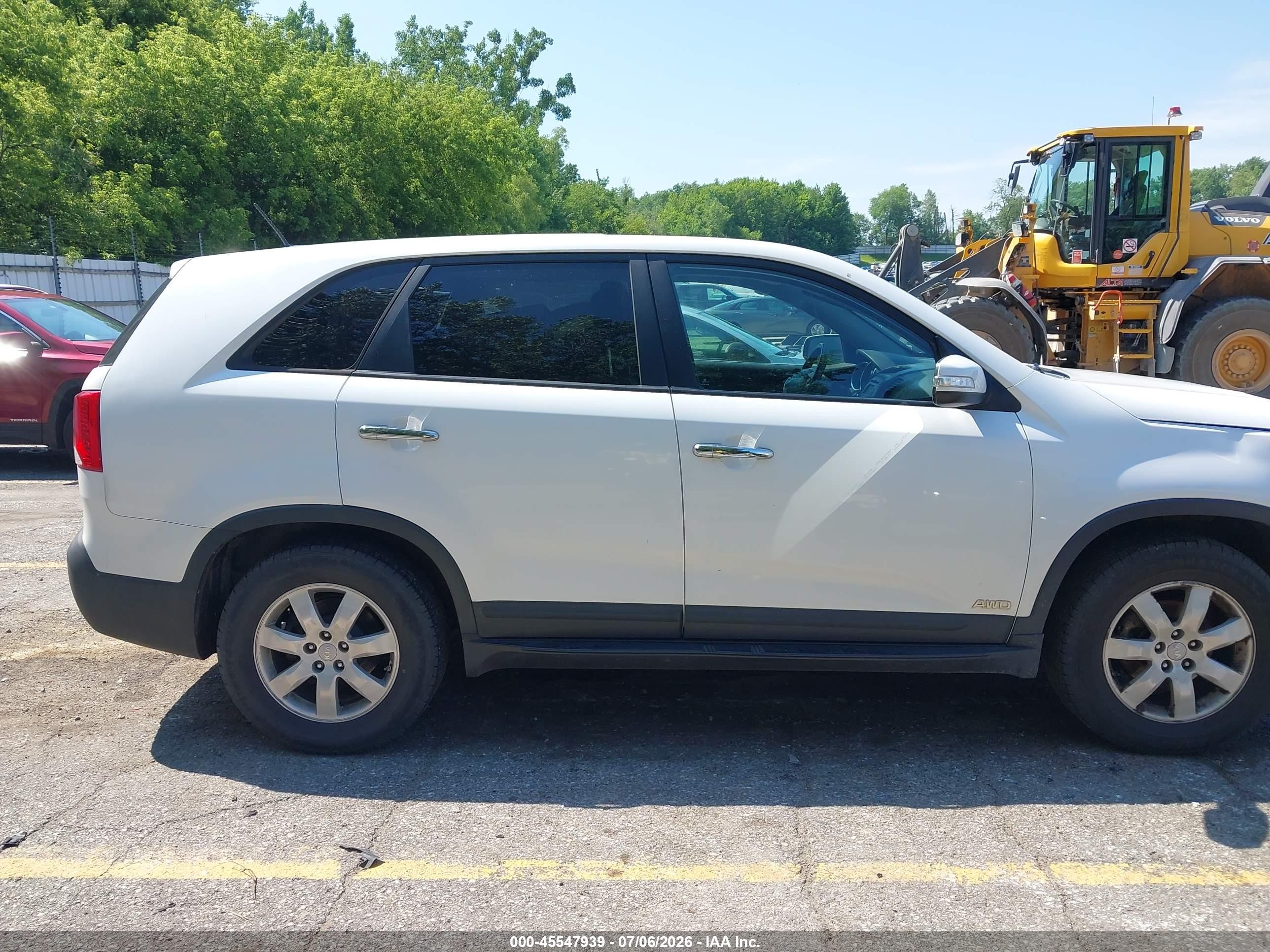 2013 Kia Sorento Lx White vin: 5XYKTCA69DG322513