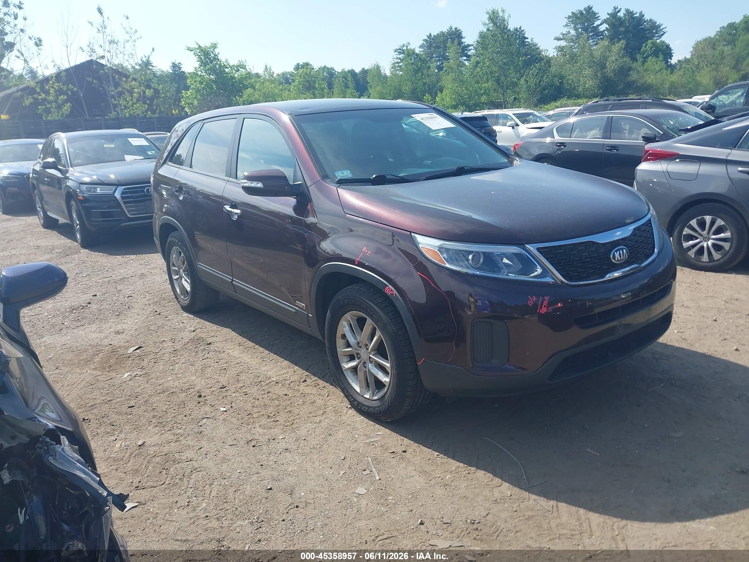 2014 Kia Sorento Lx Burgundy vin: 5XYKTCA69EG429434