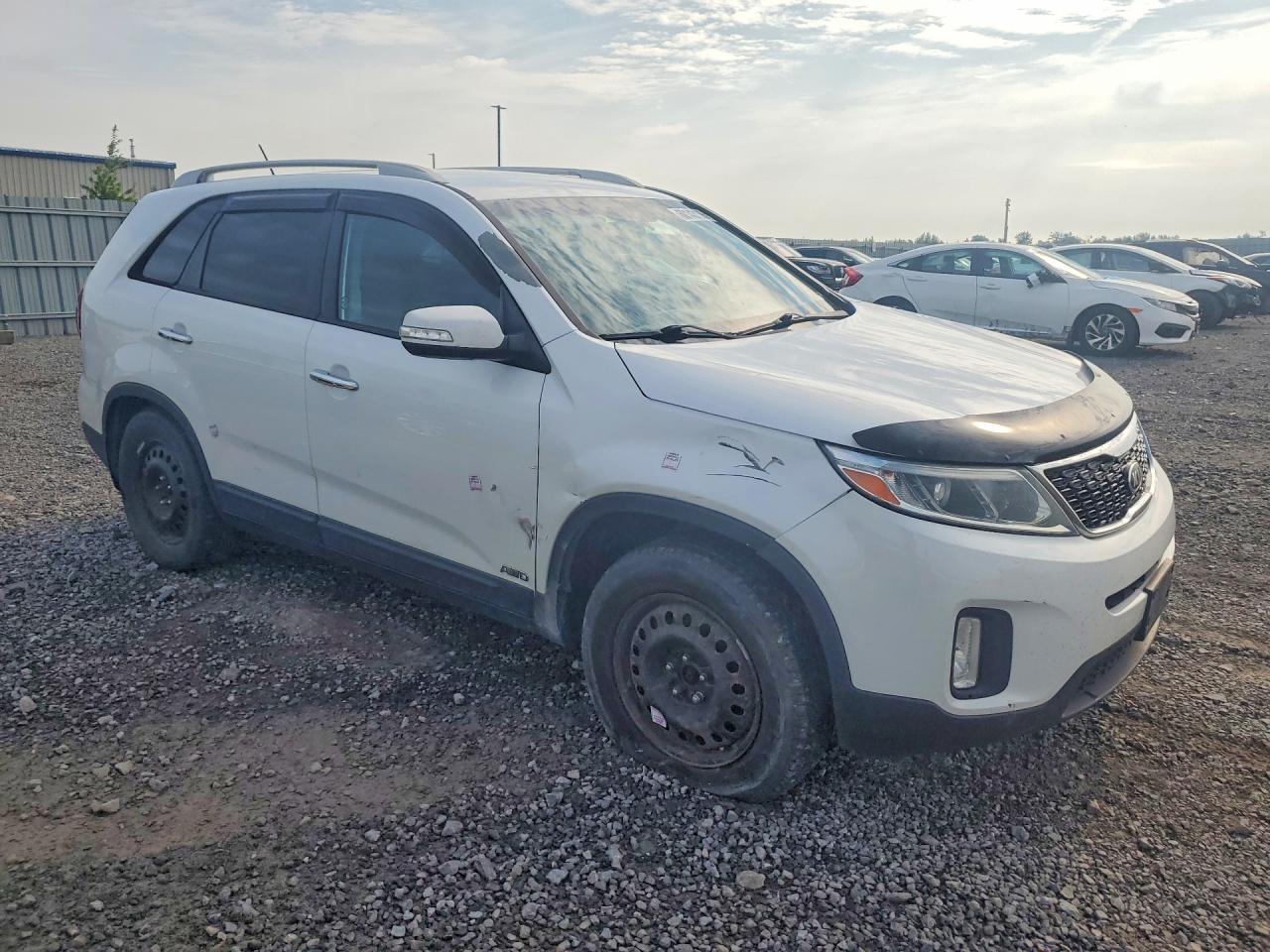 2015 Kia Sorento White vin: 5XYKTCA69FG619574