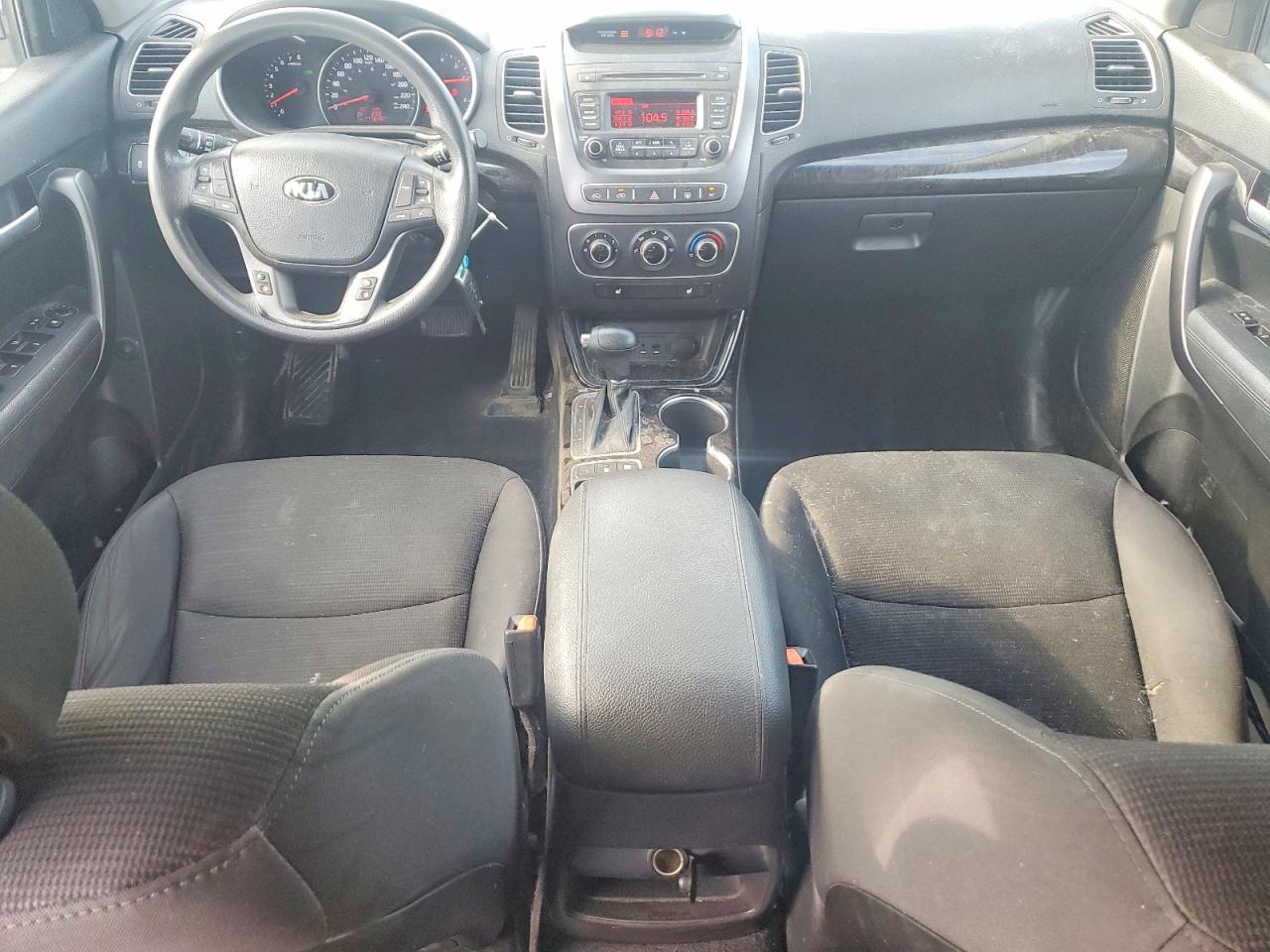 2015 Kia Sorento White vin: 5XYKTCA69FG619574
